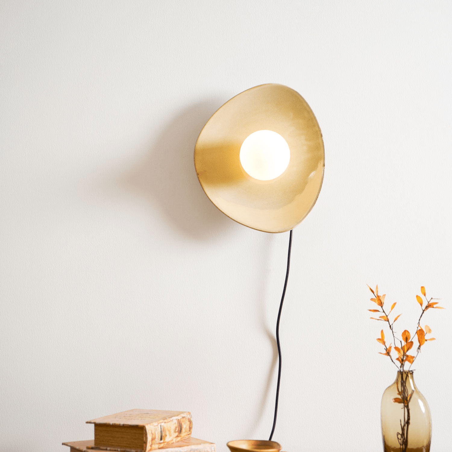 Pebble Disc Plug-in Wall Light - Blowlighting