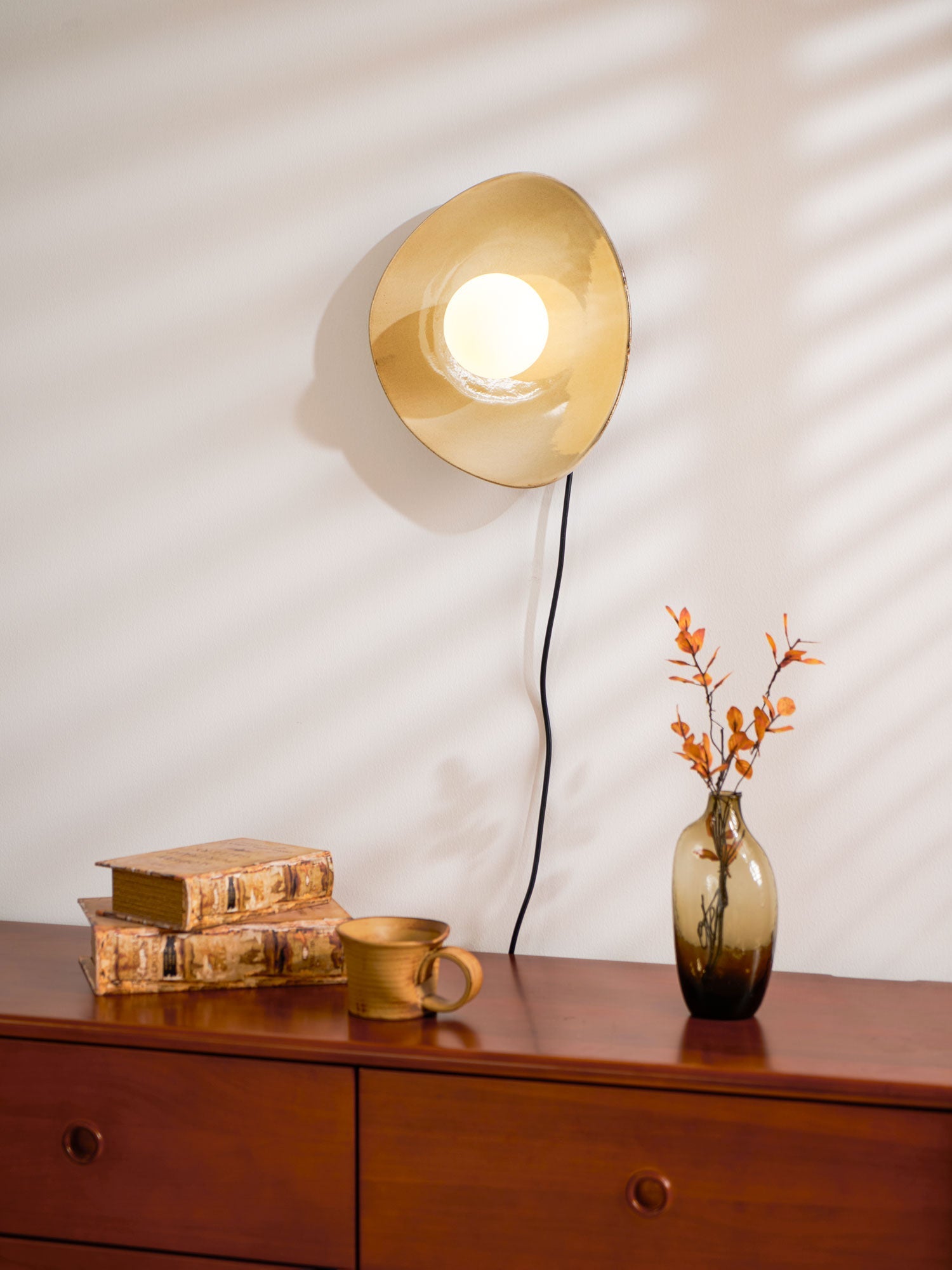 Pebble Disc Plug-in Wall Light - Blowlighting