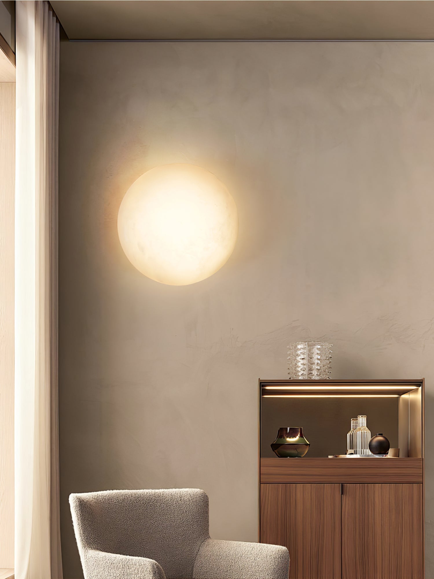 Eurthais Minimalist Alabaster Wall Light - Blowlighting