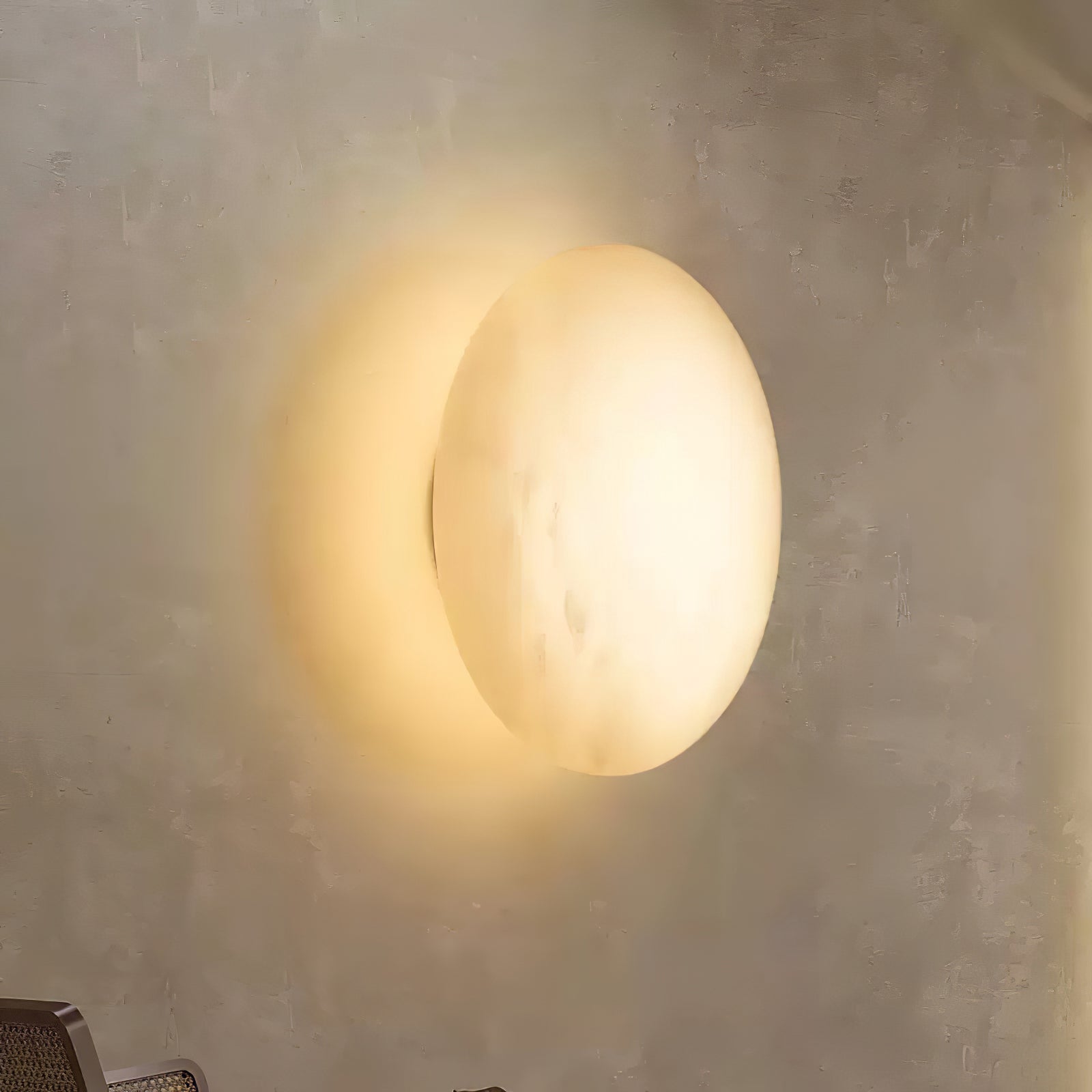 Eurthais Minimalist Alabaster Wall Light - Blowlighting