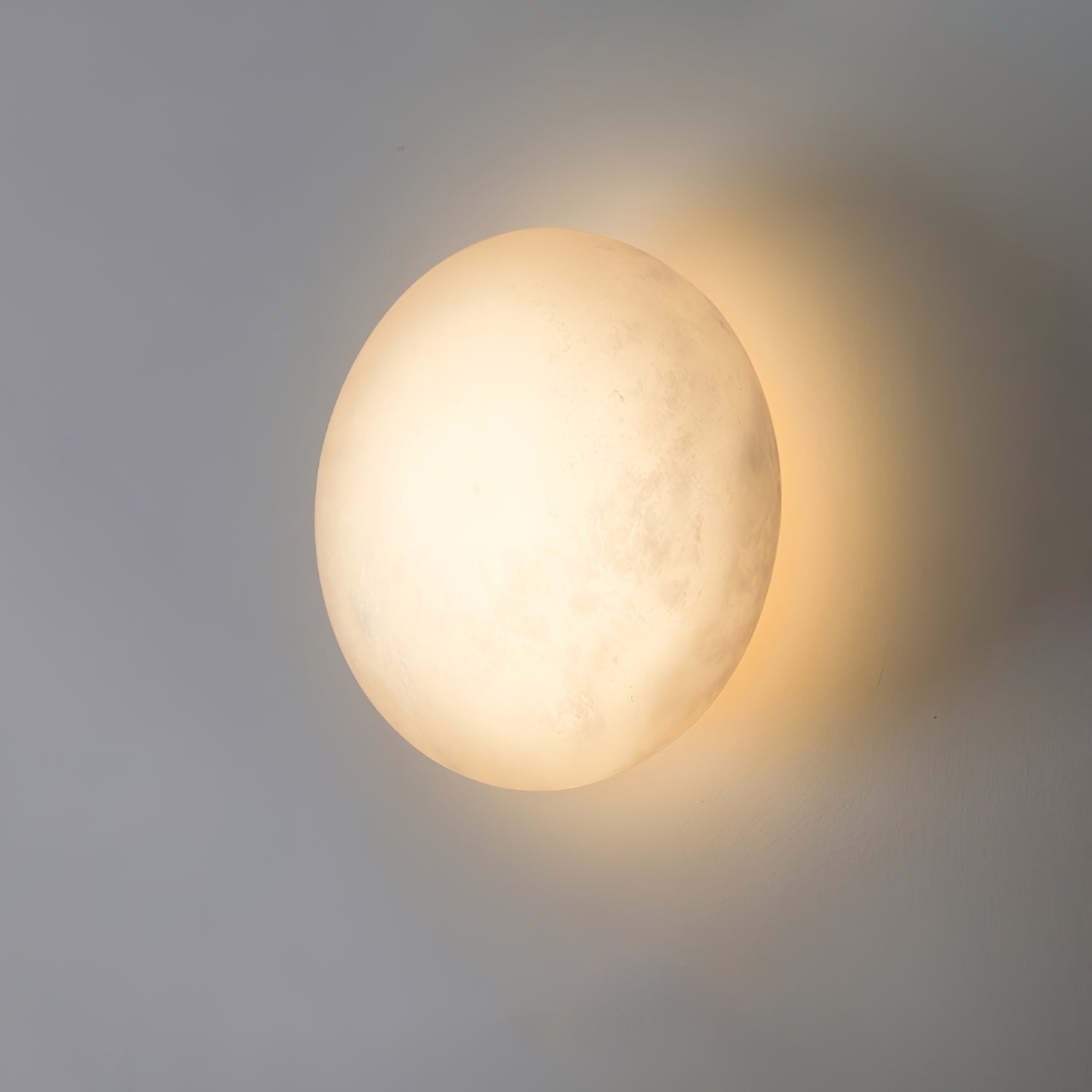 Eurthais Minimalist Alabaster Wall Light - Blowlighting