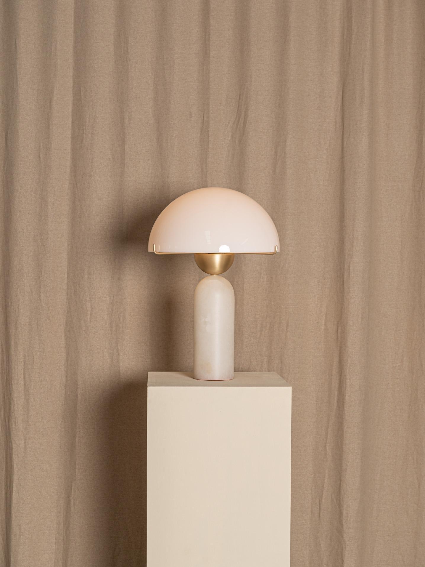 Veviniel Alabaster Table Lamp - Blowlighting