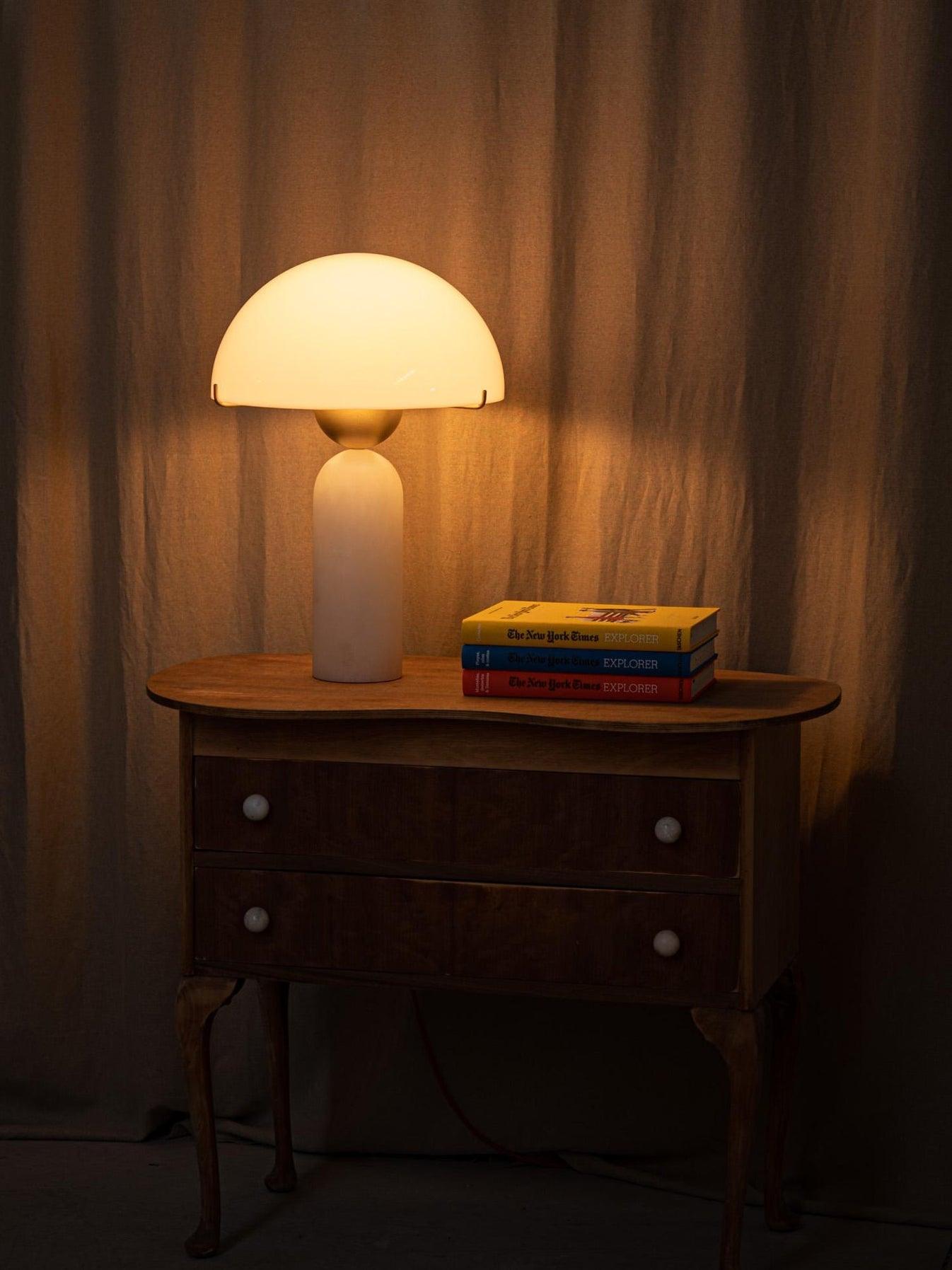 Veviniel Alabaster Table Lamp - Blowlighting