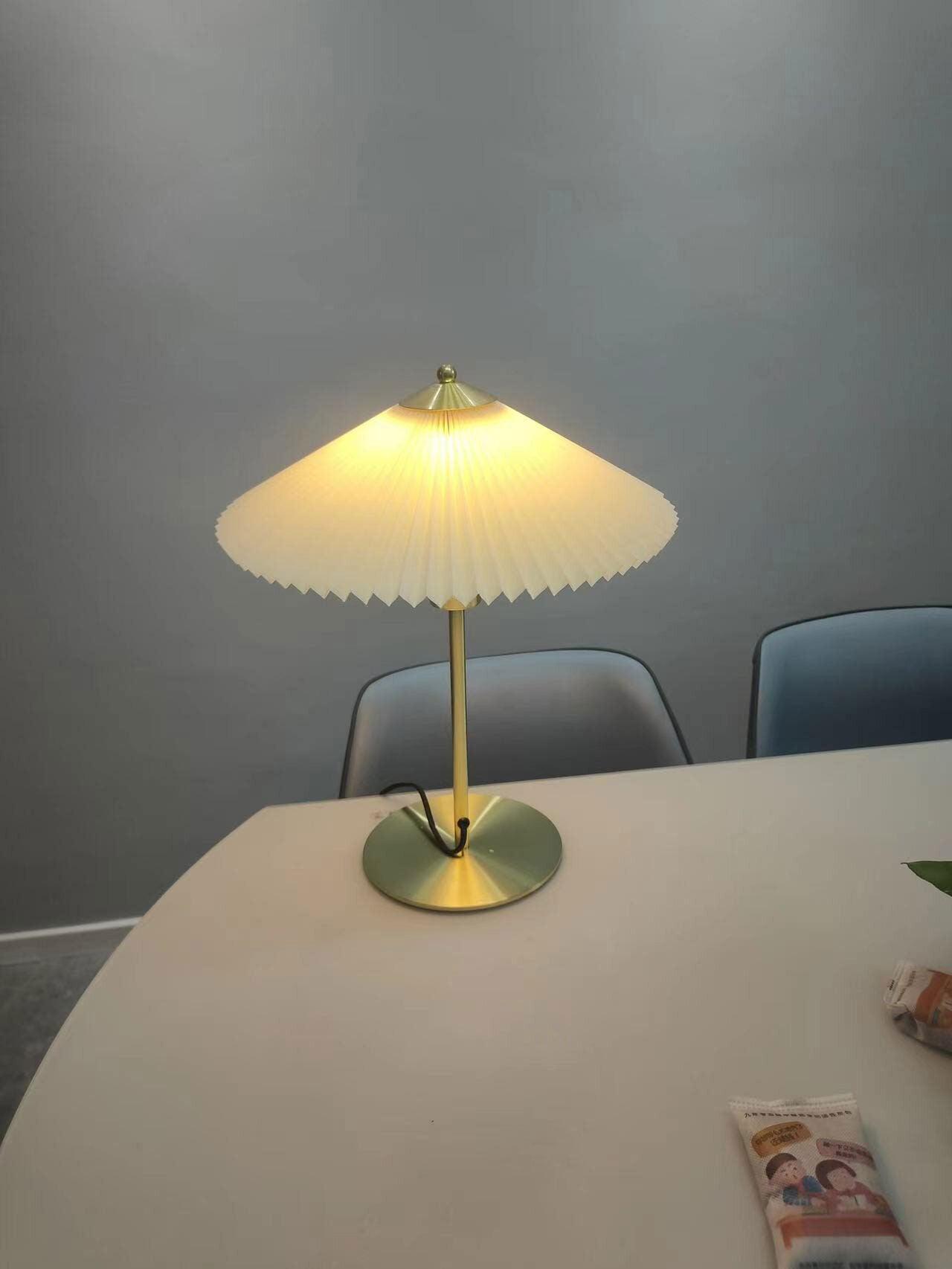Perla Pleated Table Lamp - Blowlighting