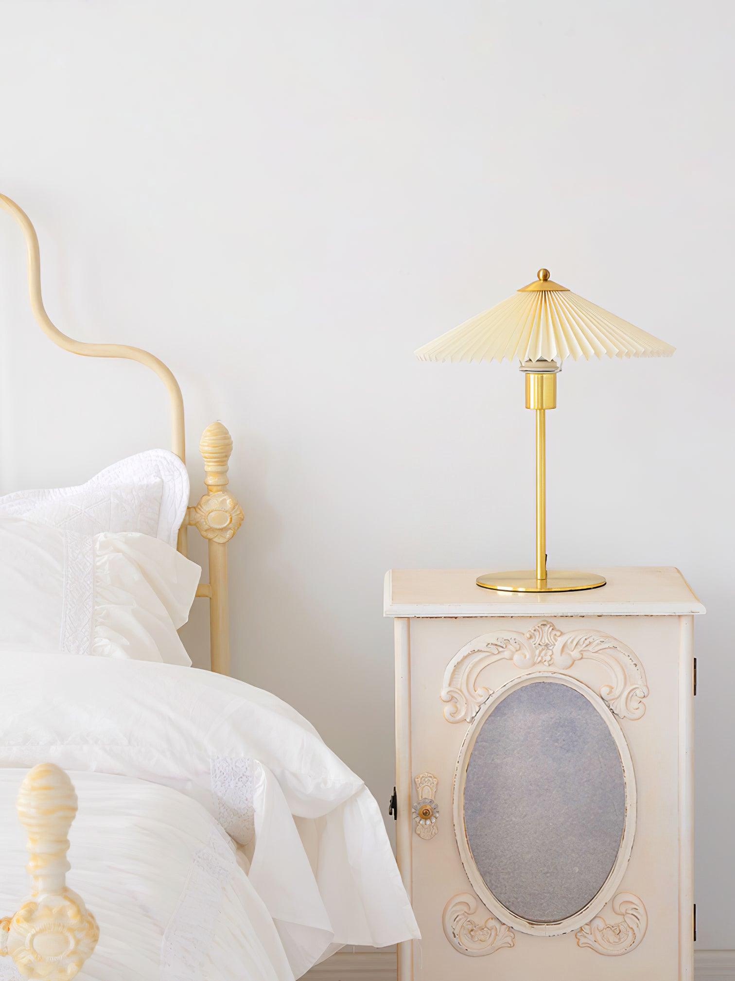 Perla Pleated Table Lamp - Blowlighting