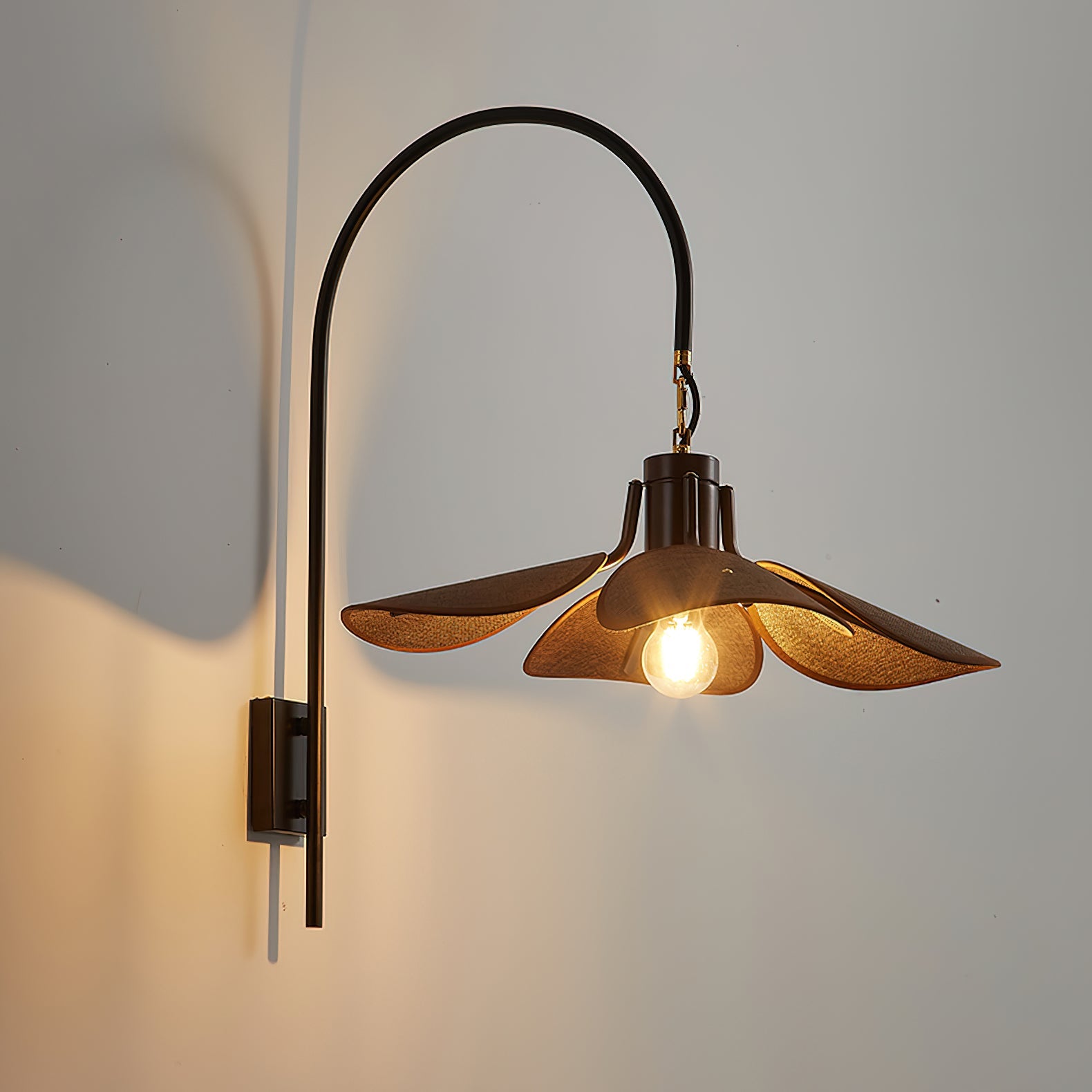 Petal Bloom Wall Lamp - Blowlighting