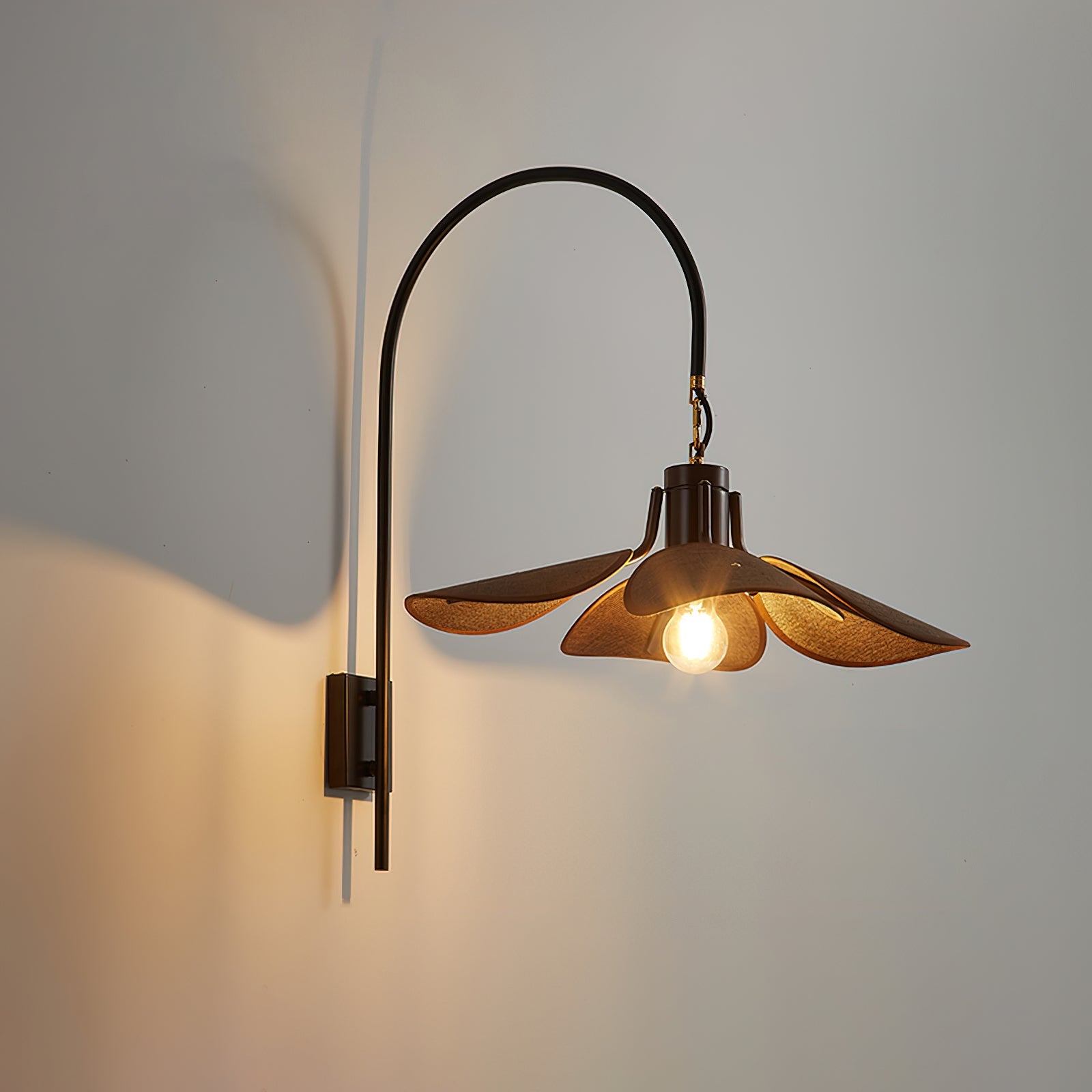 Petal Bloom Wall Lamp - Blowlighting