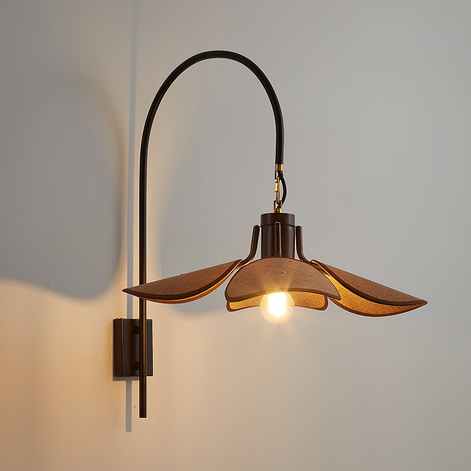 Petal Bloom Wall Lamp - Blowlighting