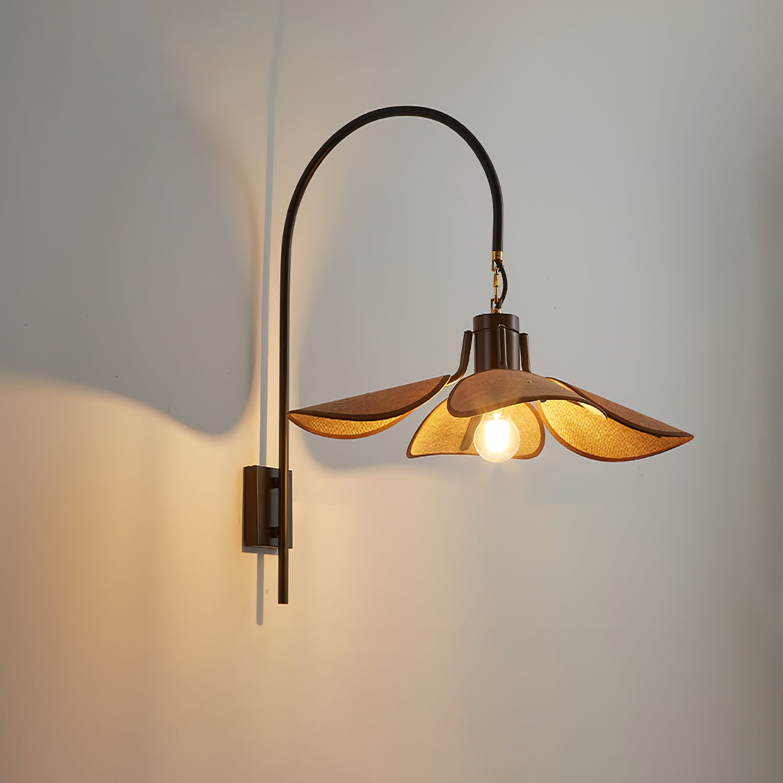 Petal Bloom Wall Lamp - Blowlighting