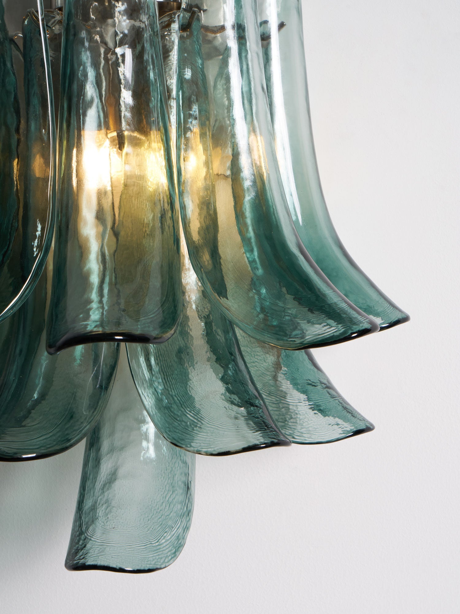 Aurora Wall Light Petal Shaped Glass Vintage Artistic - Blowlighting
