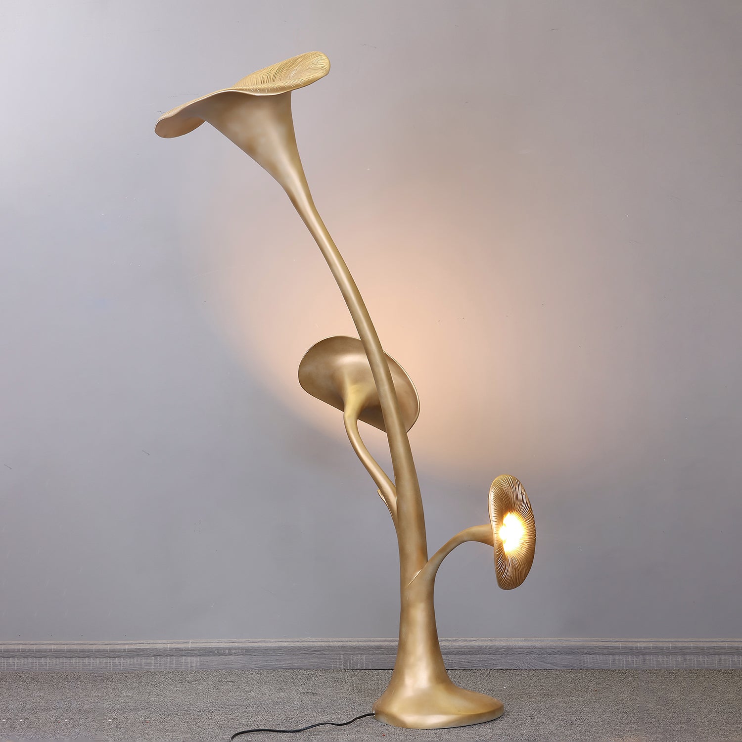 Esole Floral Brass Floor Lamp - Blowlighting