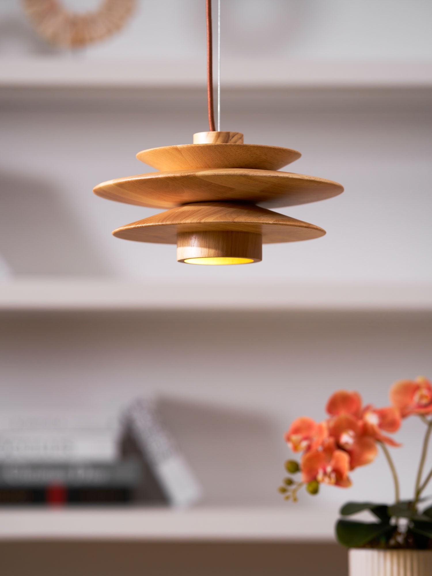 Cascade Wooden Disc Pendant Lamp - Blowlighting
