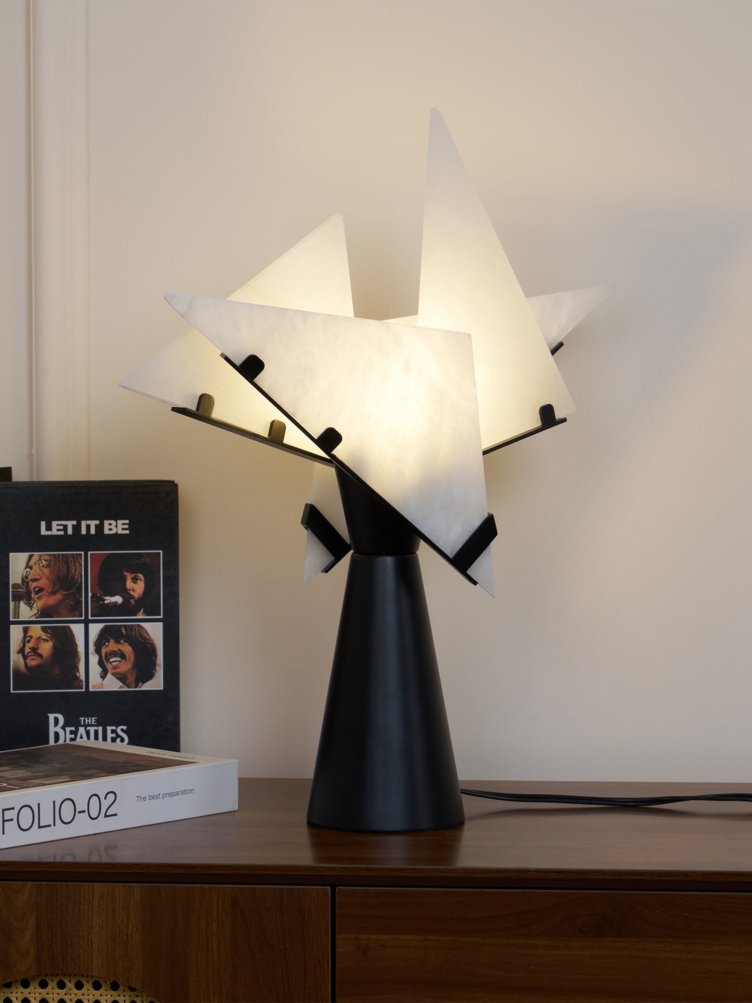 Aursilion Star Alabaster Table Lamp - Blowlighting
