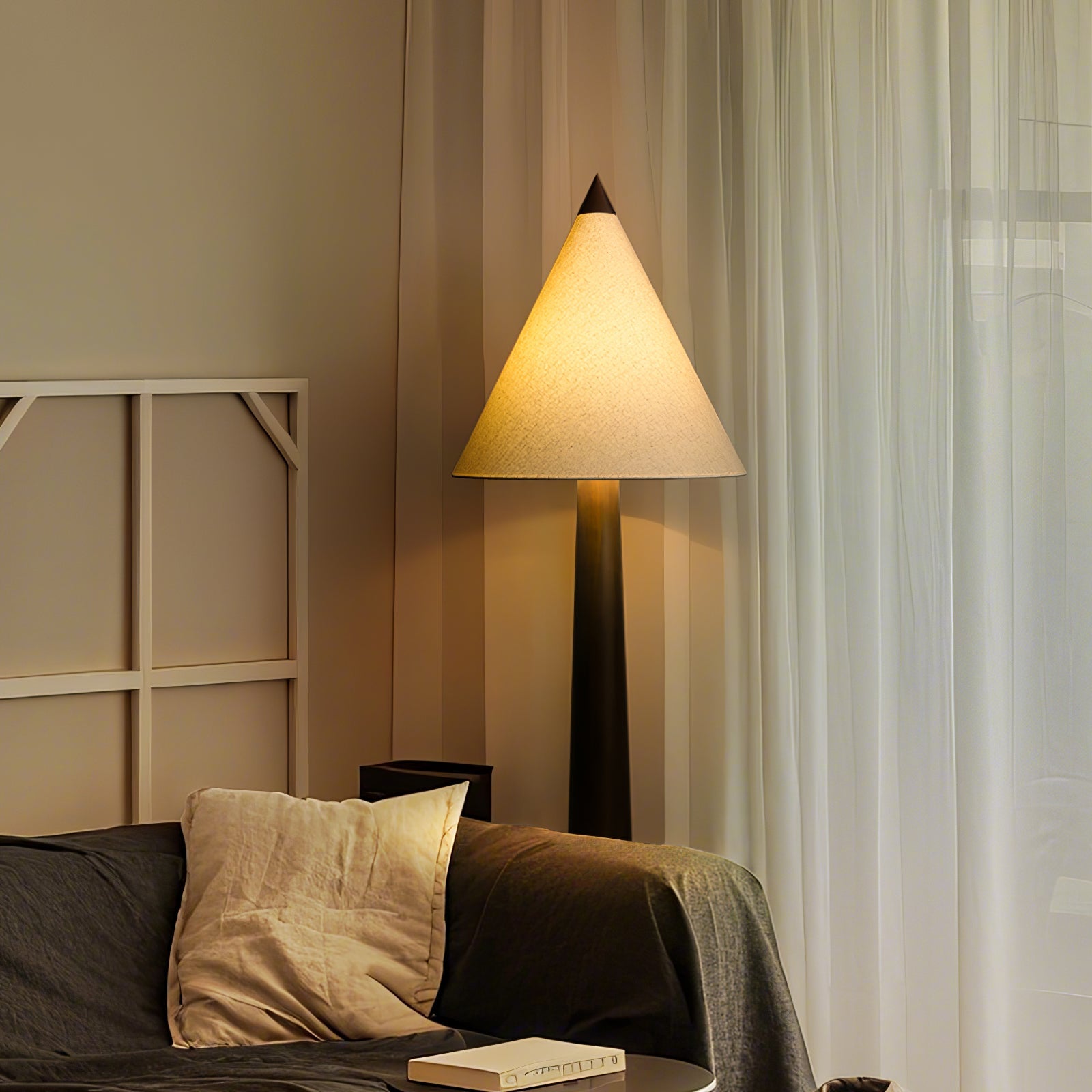 Lincoln Modern Metal Floor Lamp - Blowlighting
