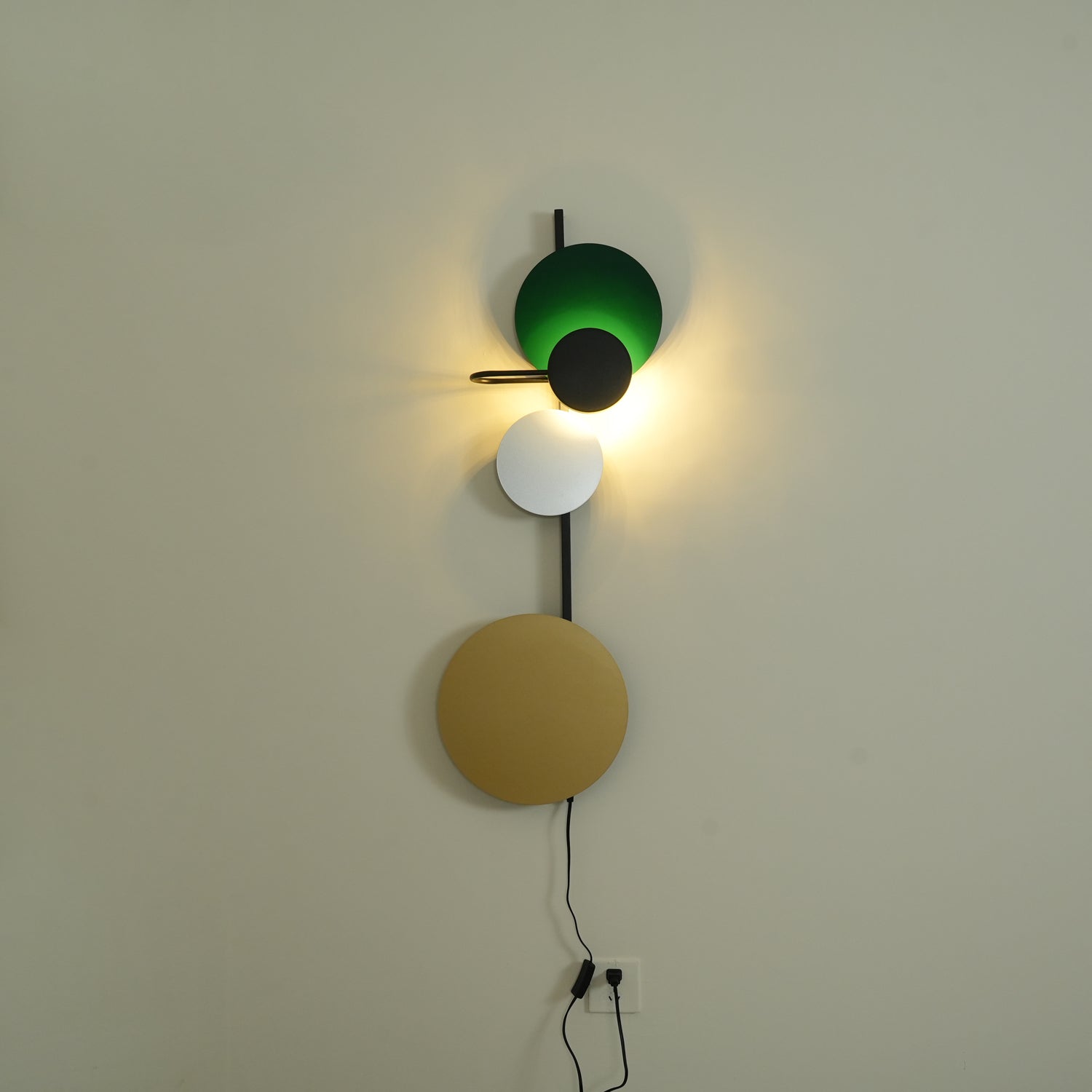 Planet Plug-in Wall Lamp - Blowlighting