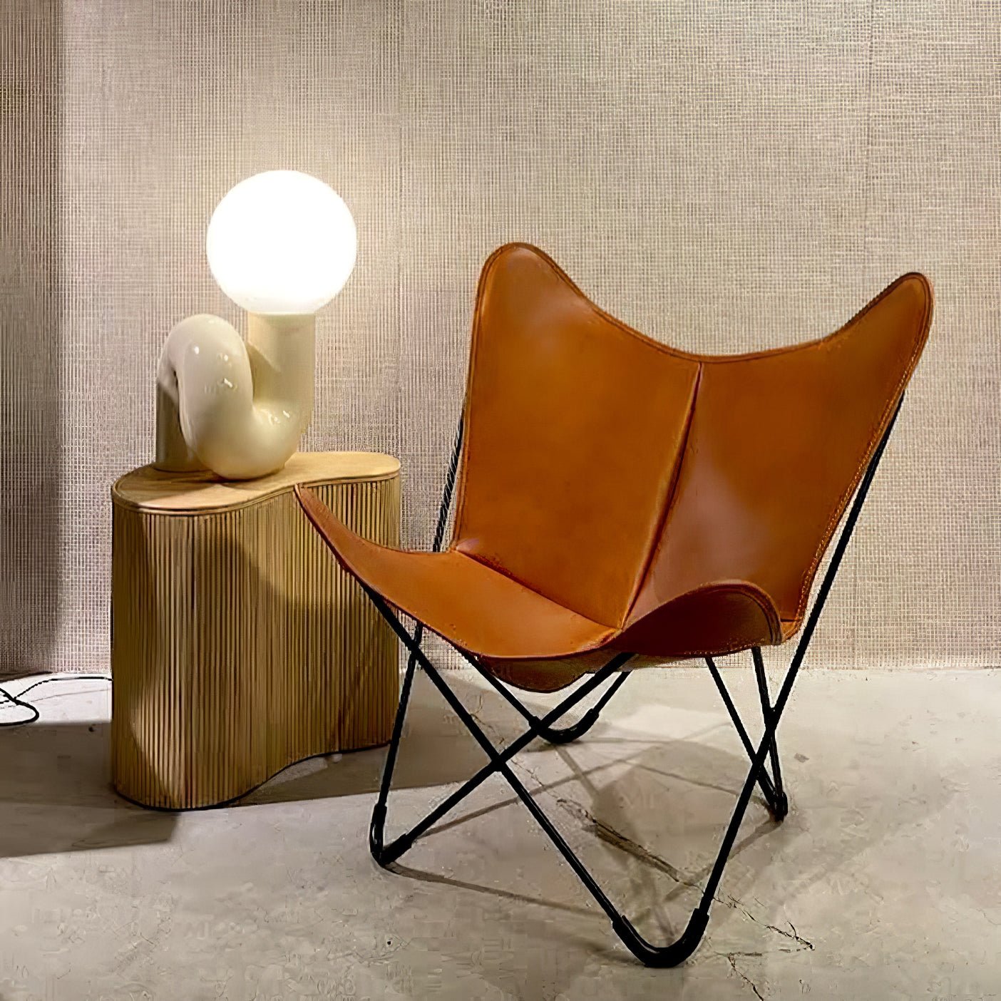 Playful N Shape Table Lamp - Blowlighting