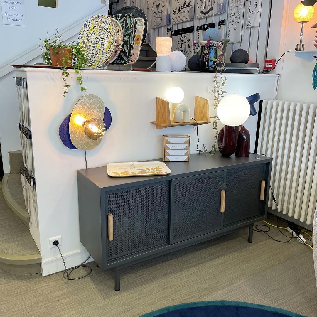 Playful N Shape Table Lamp - Blowlighting