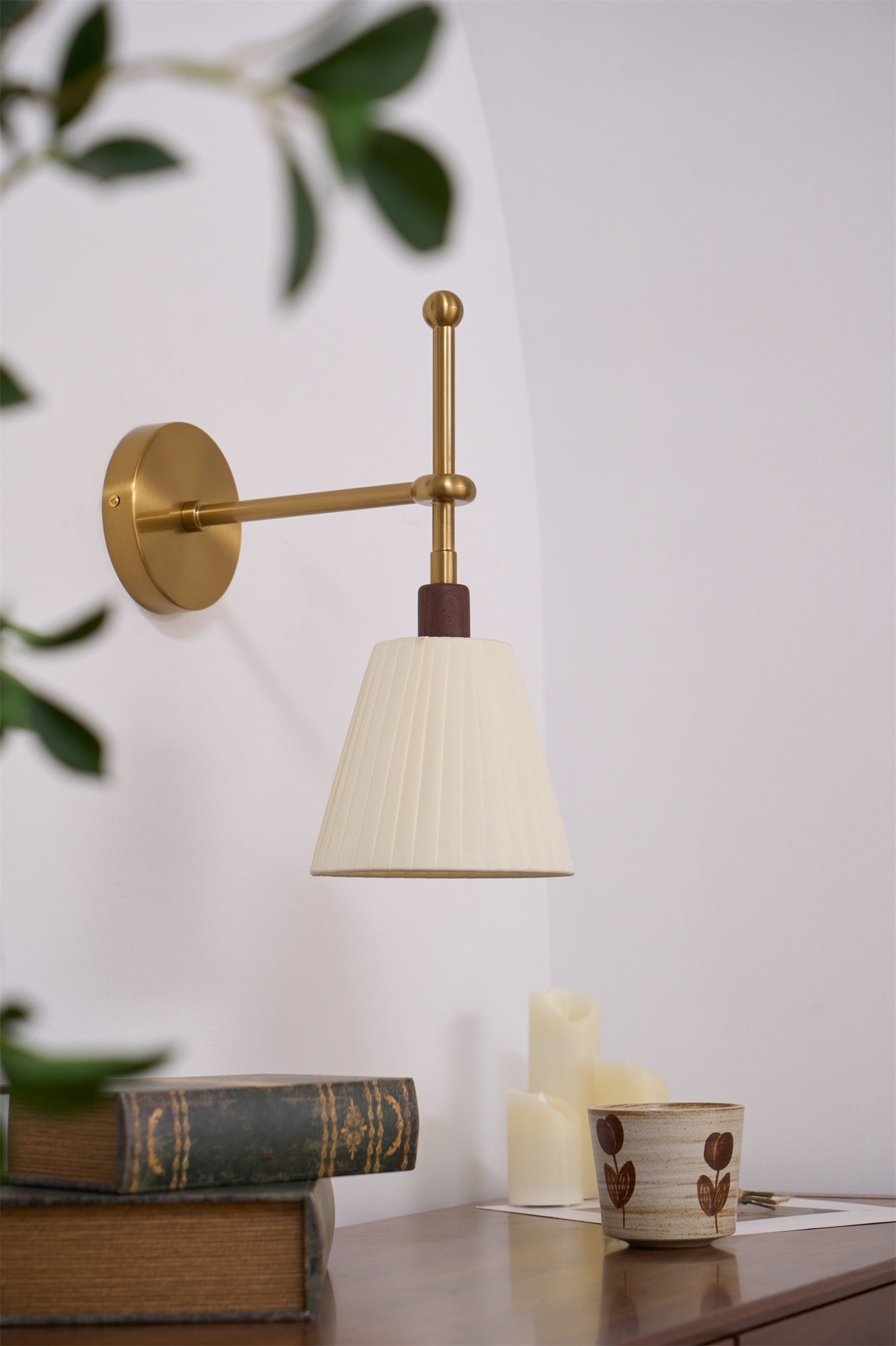 Pleated Fabric Wall Lamp - Blowlighting