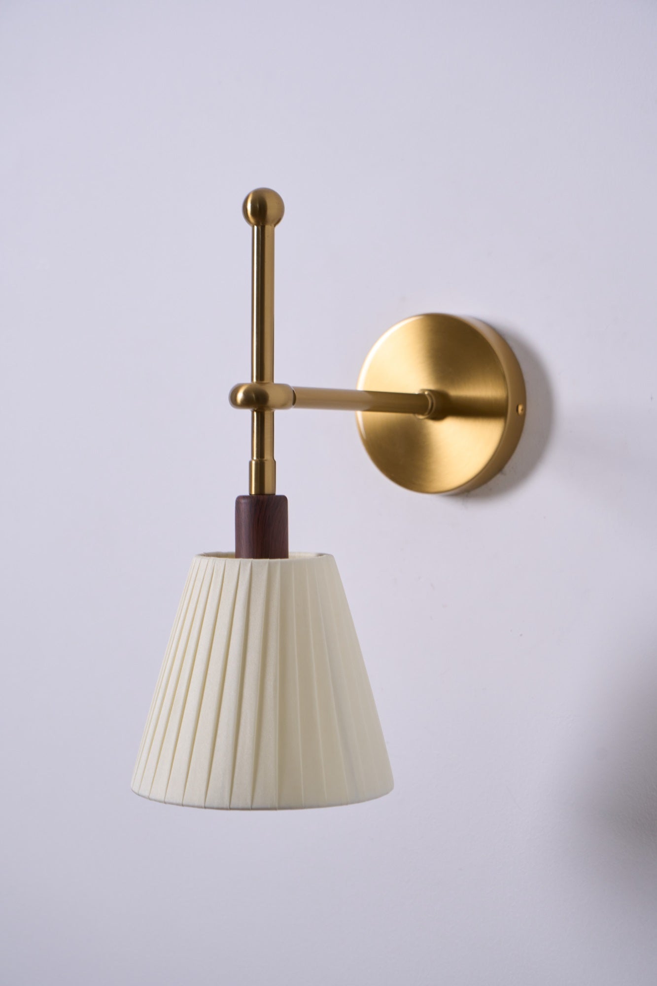 Pleated Fabric Wall Lamp - Blowlighting