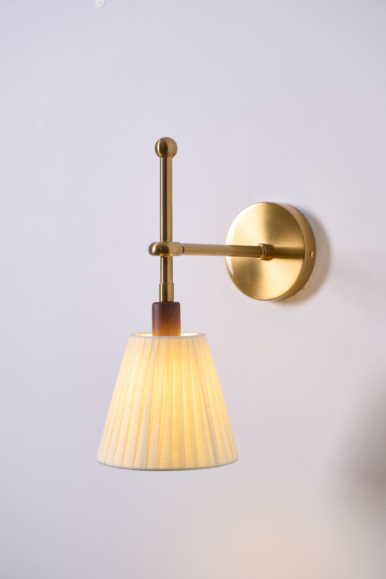 Pleated Fabric Wall Lamp - Blowlighting