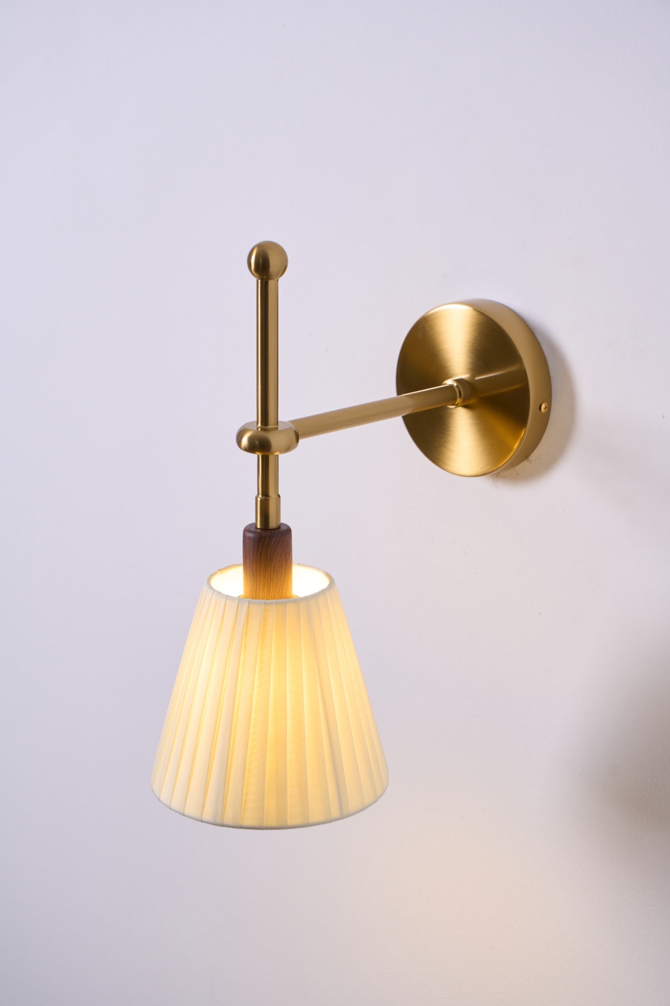 Pleated Fabric Wall Lamp - Blowlighting