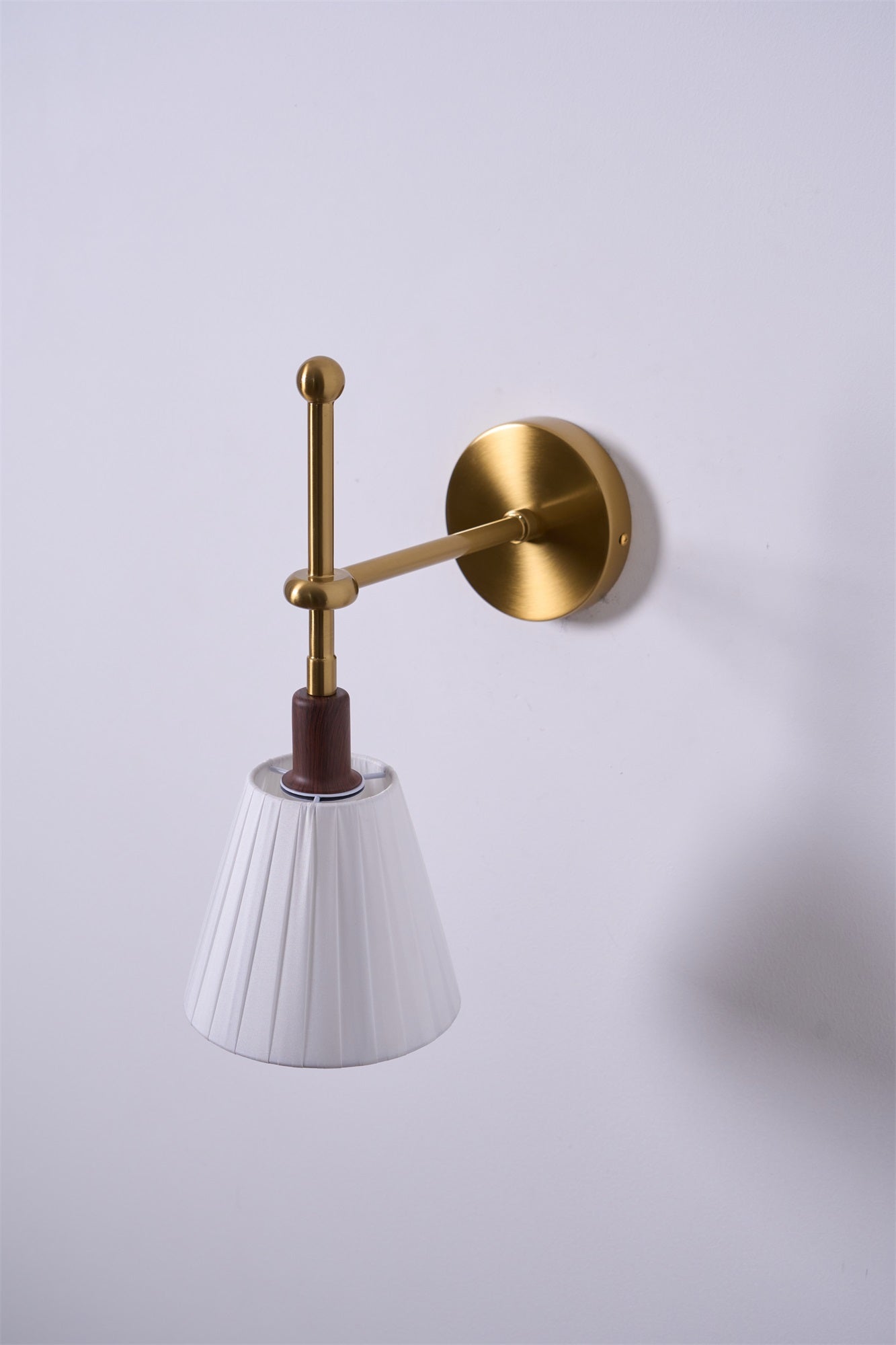 Pleated Fabric Wall Lamp - Blowlighting