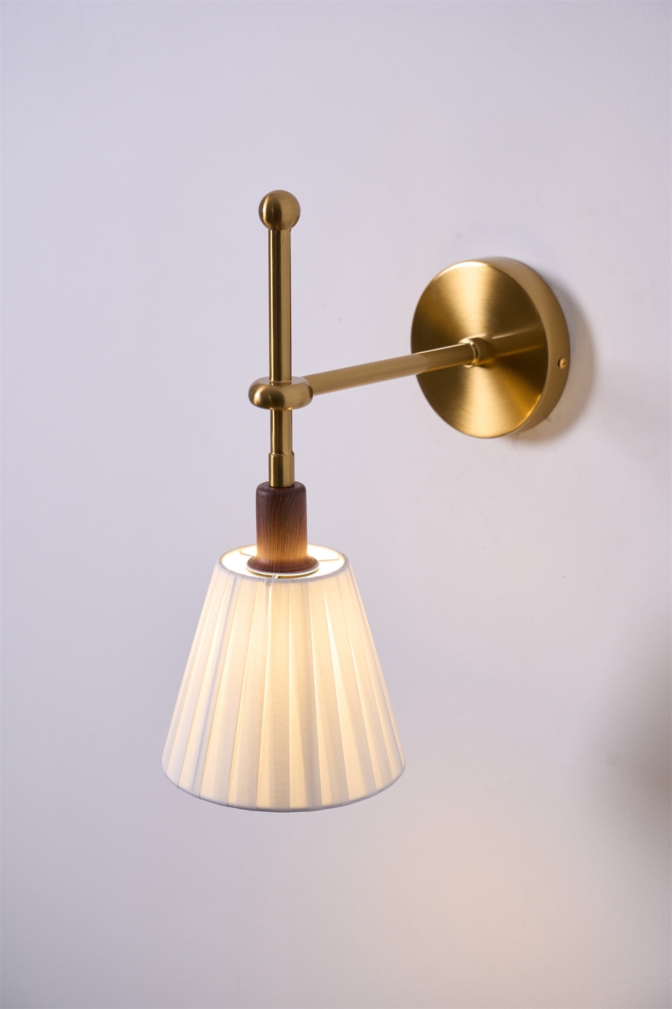 Pleated Fabric Wall Lamp - Blowlighting