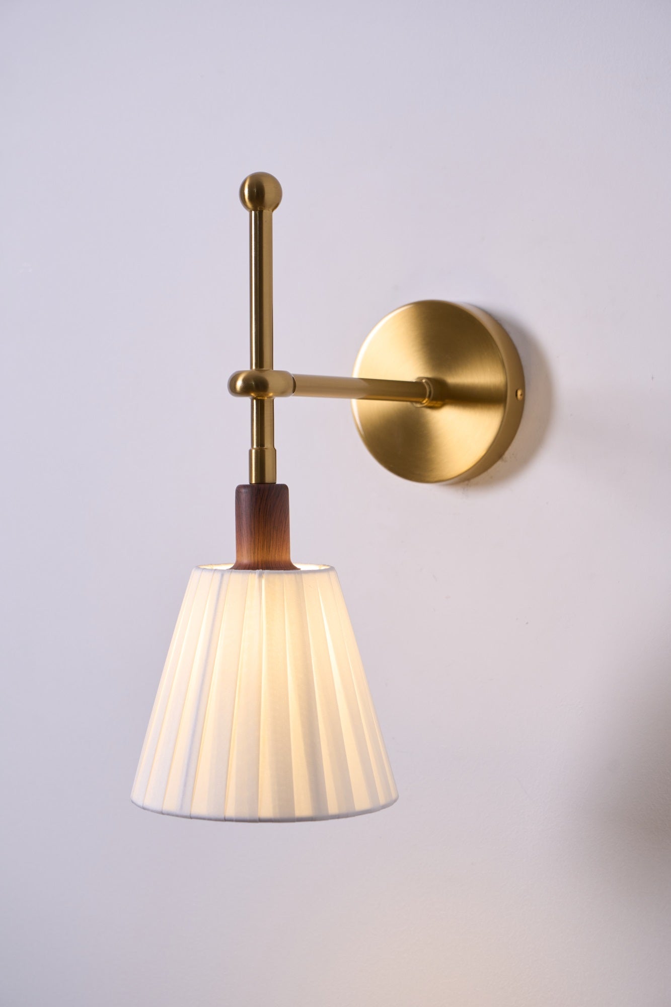 Pleated Fabric Wall Lamp - Blowlighting