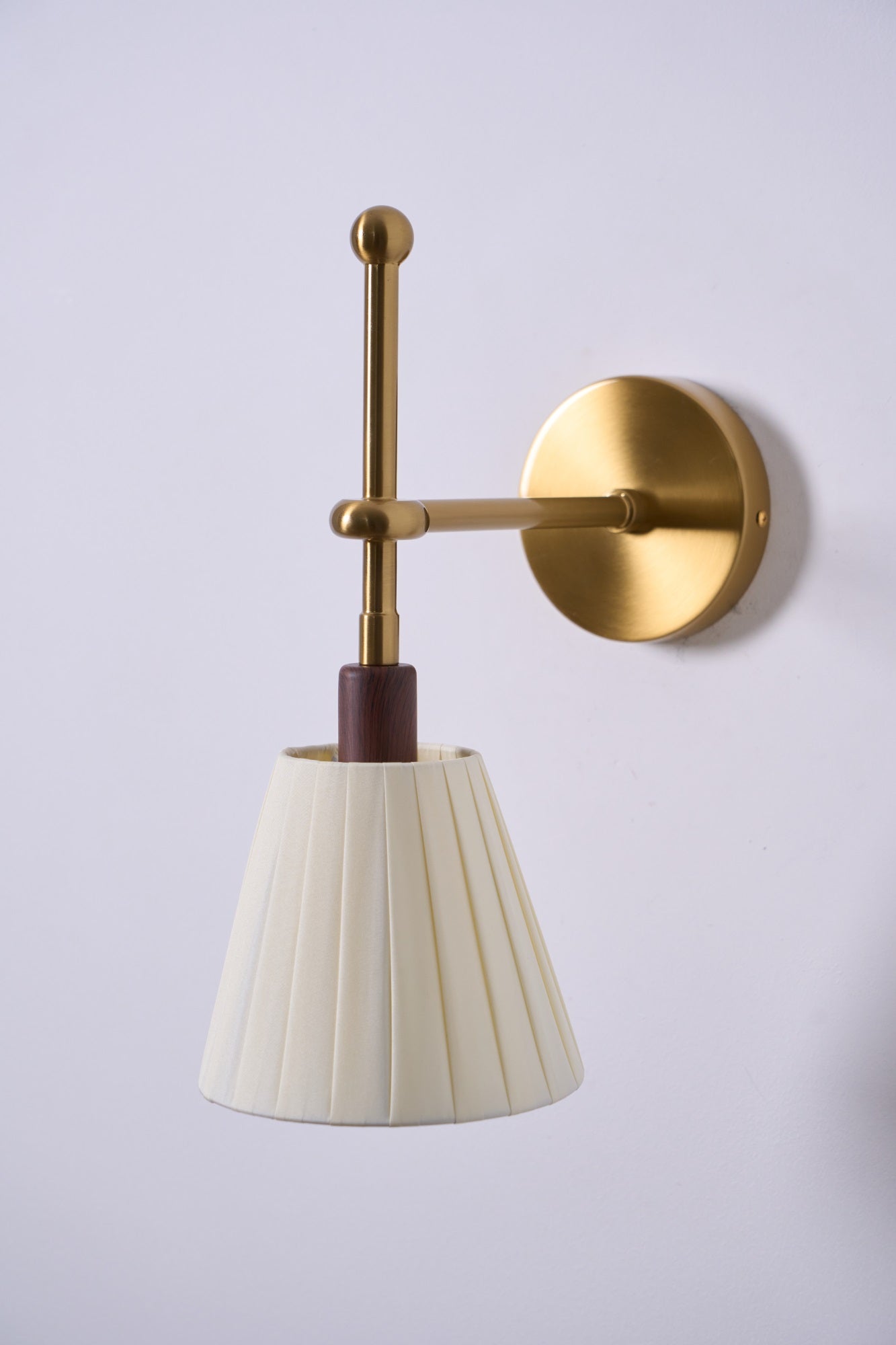 Pleated Fabric Wall Lamp - Blowlighting