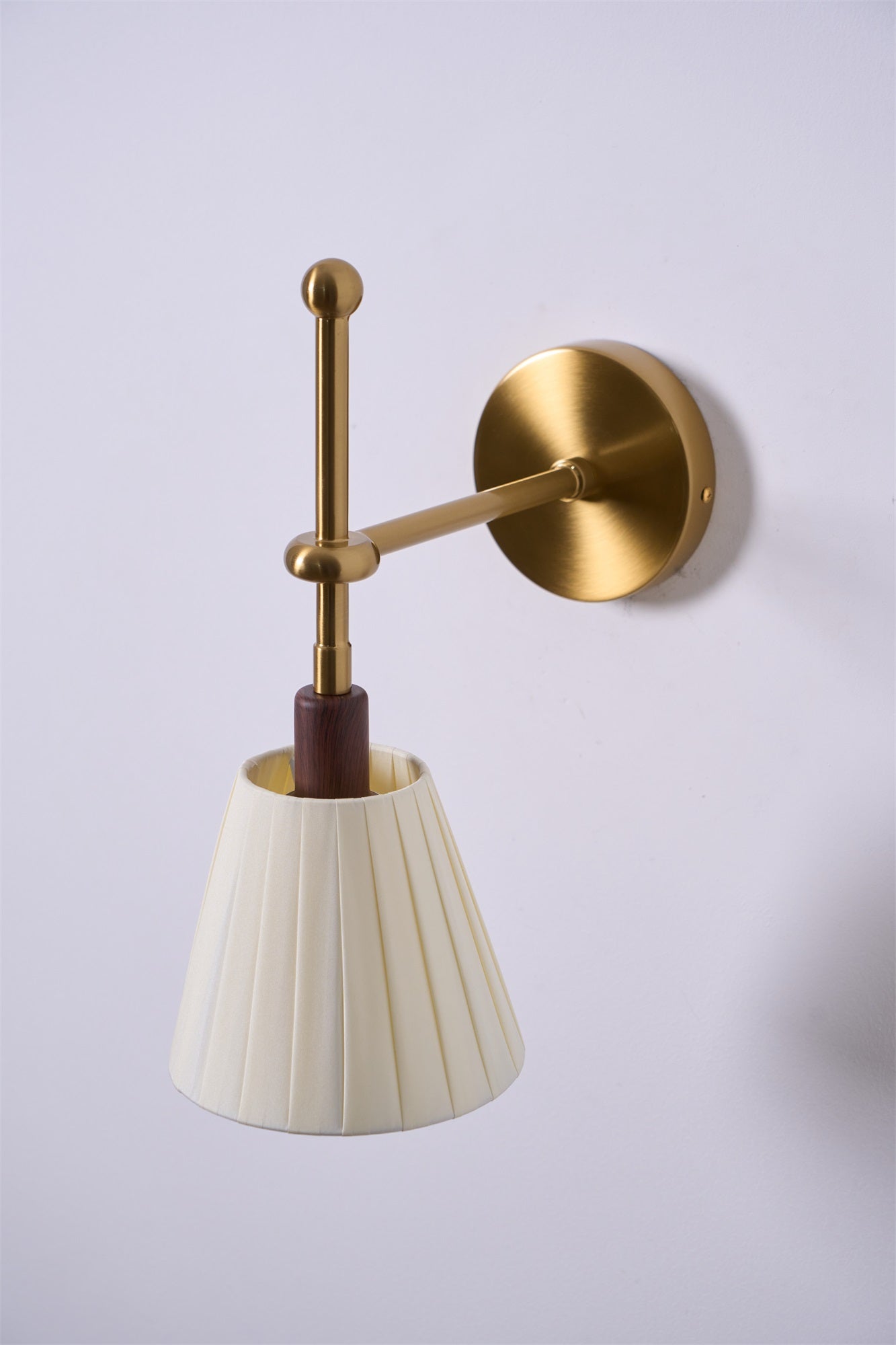 Pleated Fabric Wall Lamp - Blowlighting