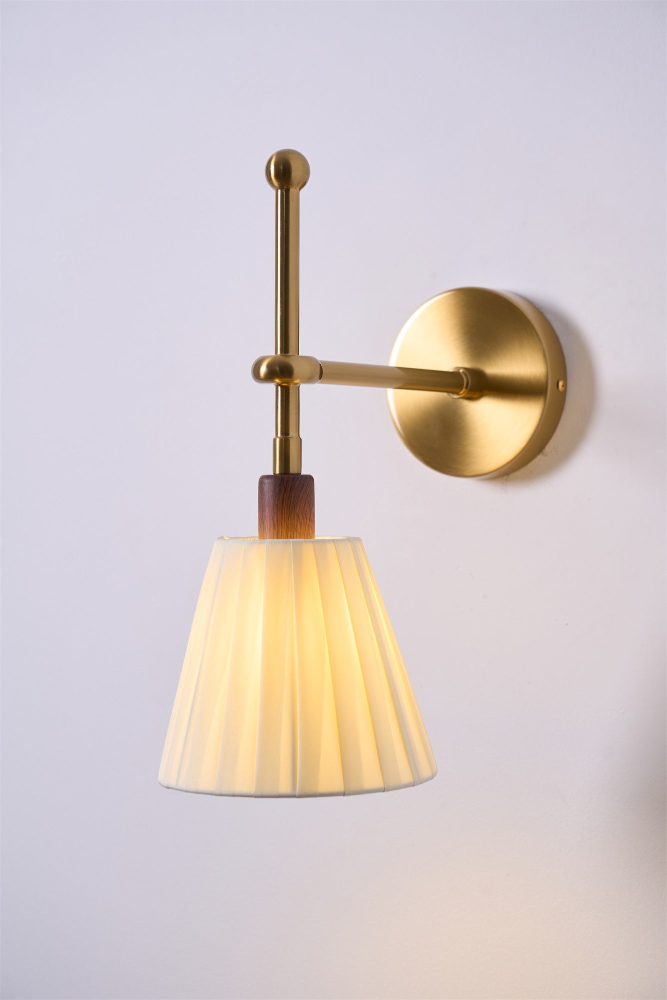 Pleated Fabric Wall Lamp - Blowlighting