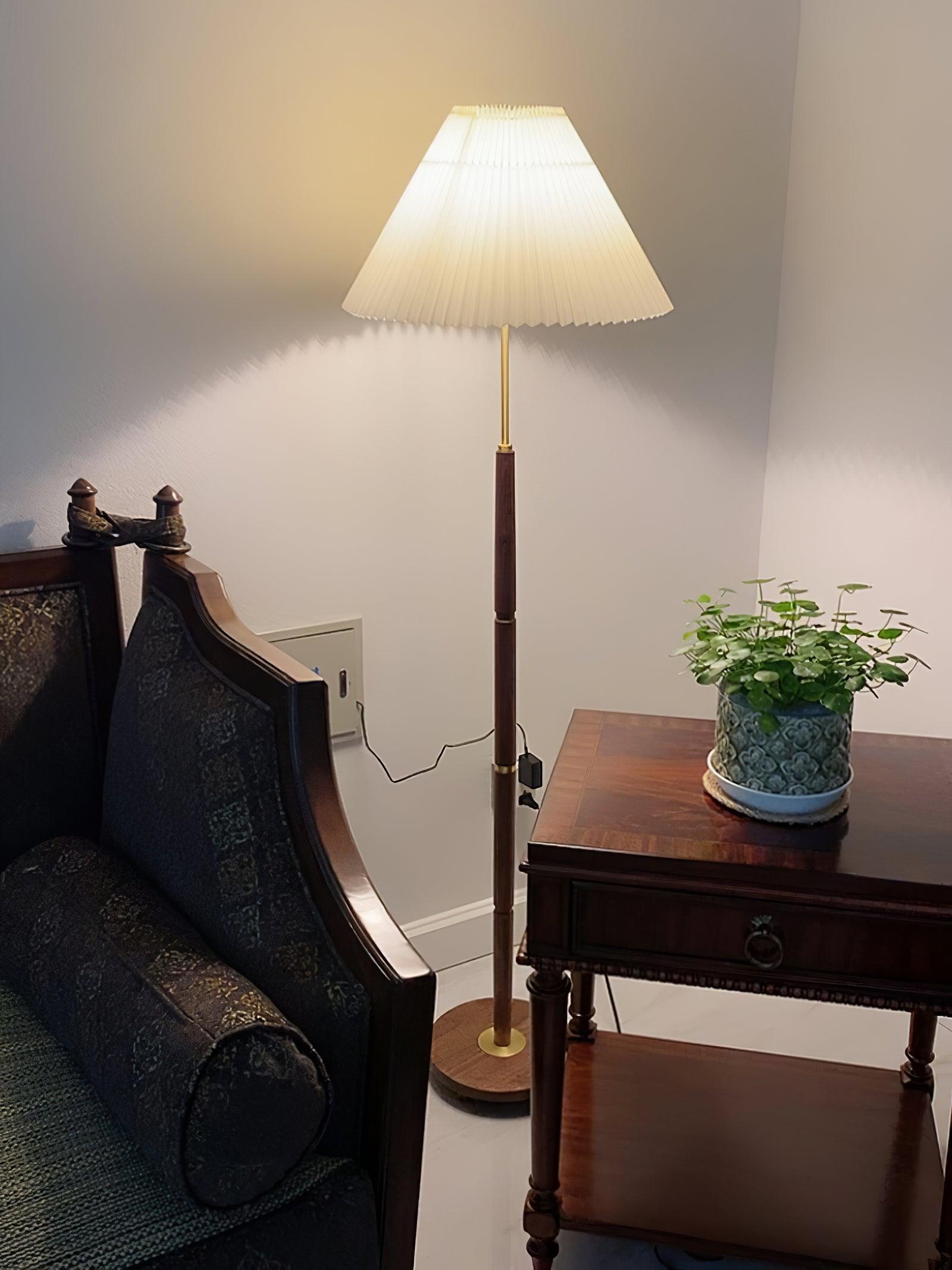 Pleated Floor Lamp - Blowlighting