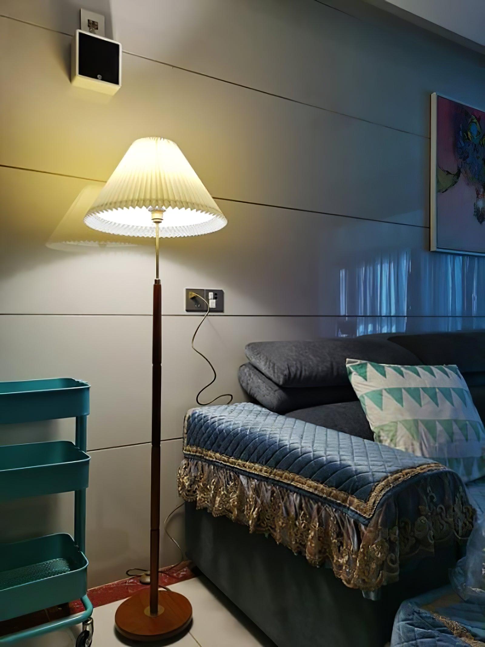 Pleated Floor Lamp - Blowlighting