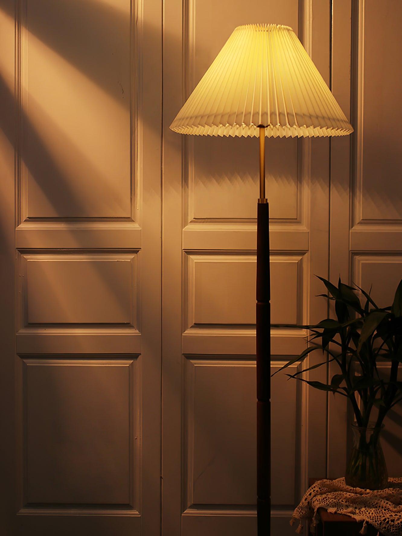 Pleated Floor Lamp - Blowlighting