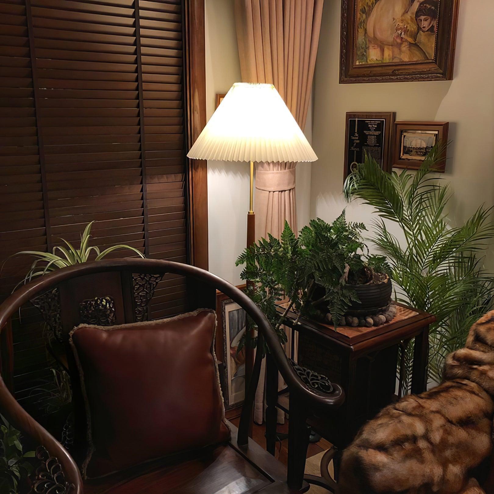 Pleated Floor Lamp - Blowlighting