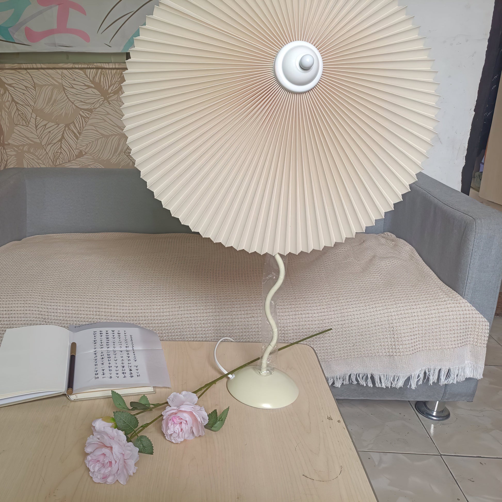 Pleated Hat Table Lamp - Blowlighting