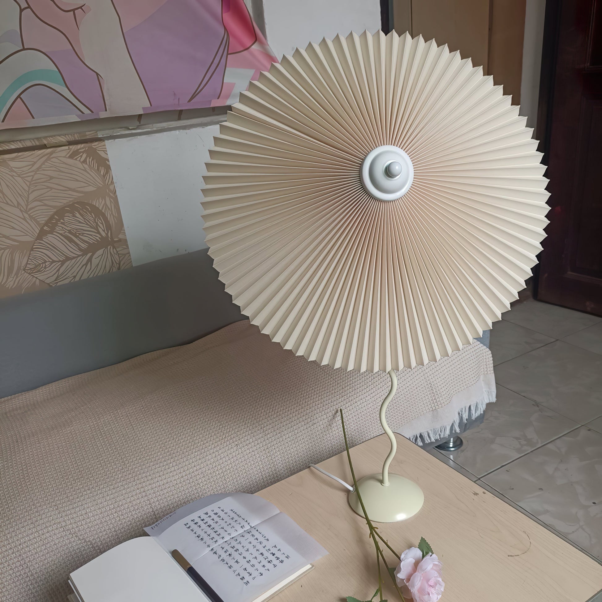 Pleated Hat Table Lamp - Blowlighting