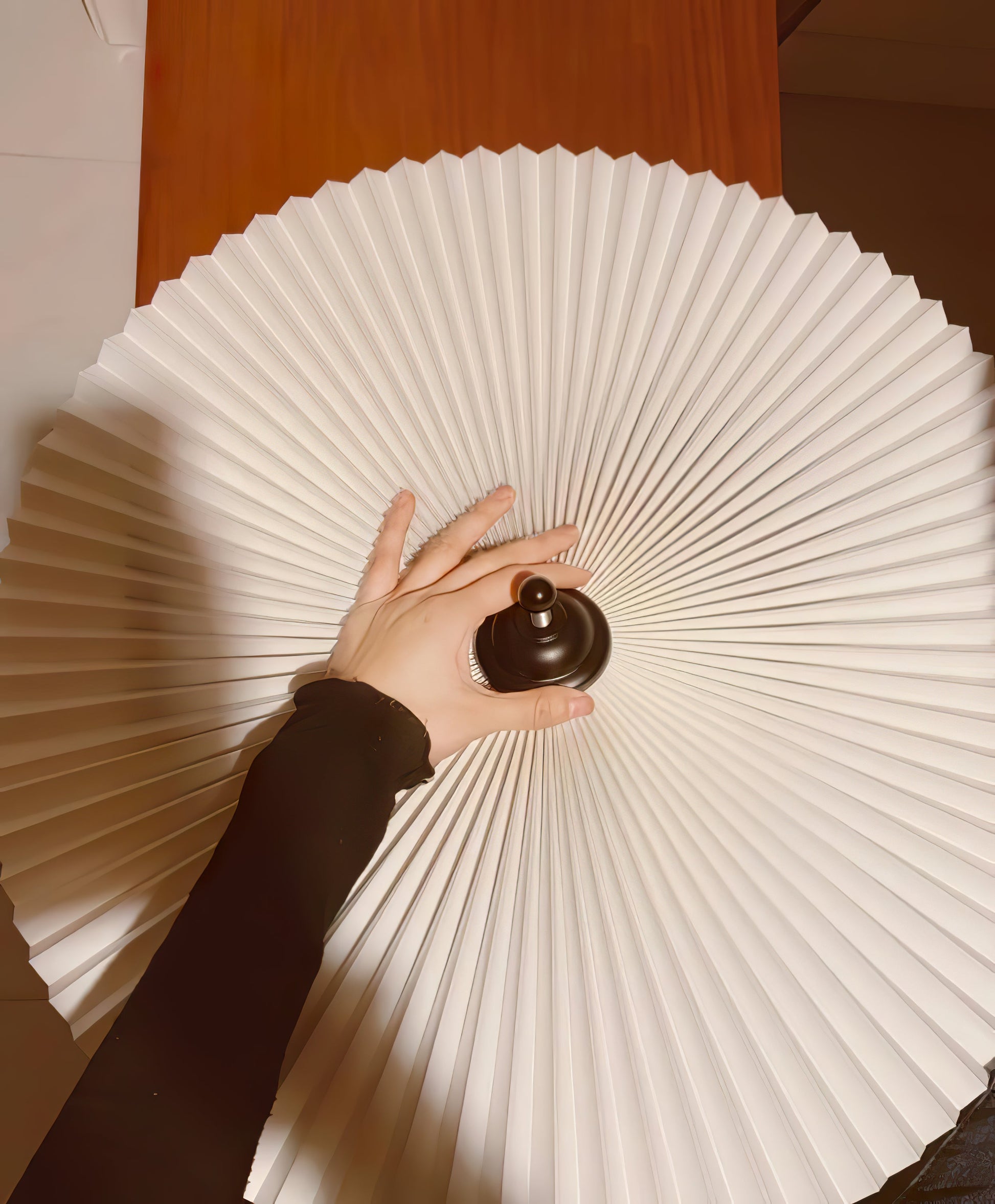 Pleated Hat Table Lamp - Blowlighting