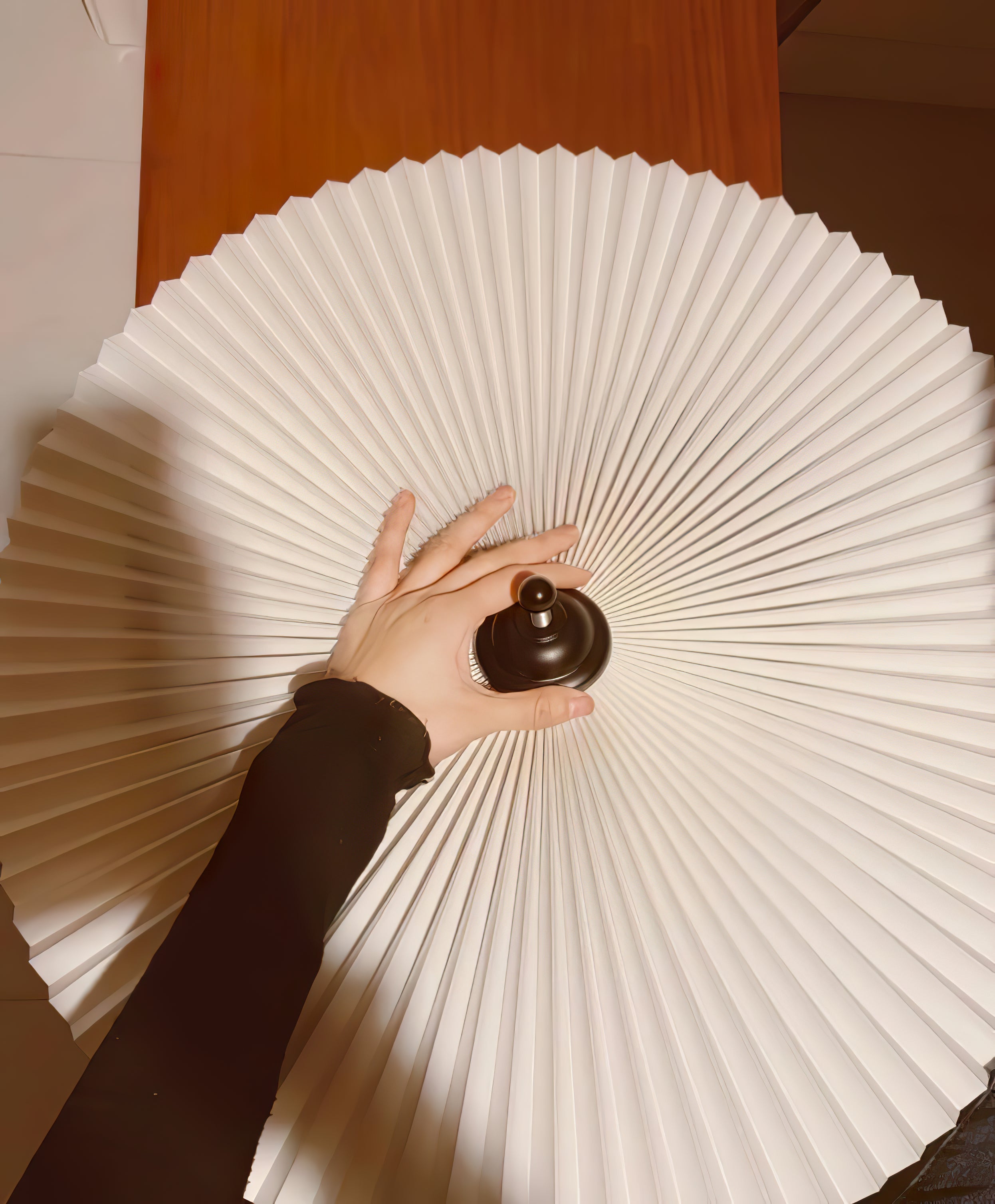 Pleated Hat Table Lamp - Blowlighting