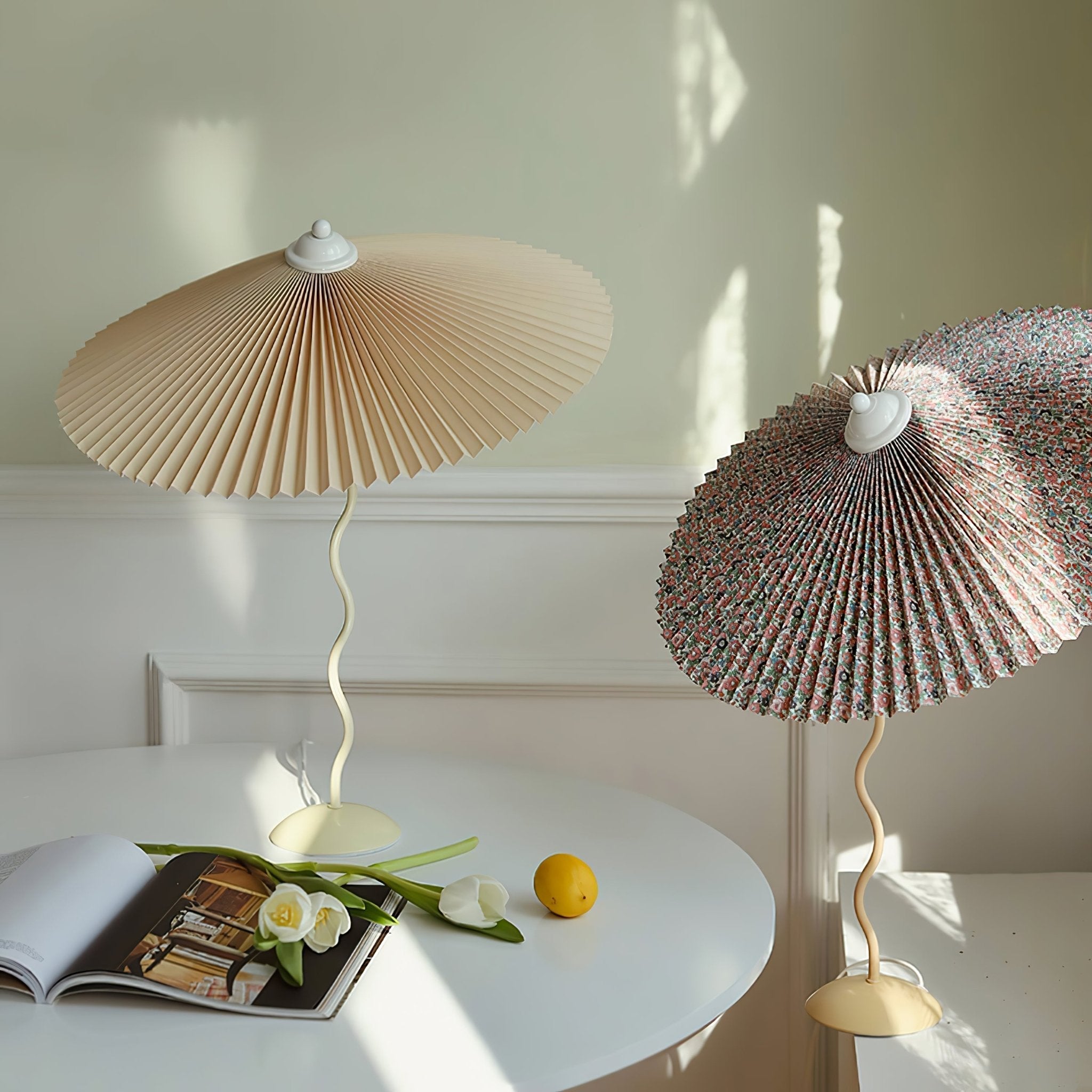 Pleated Hat Table Lamp - Blowlighting