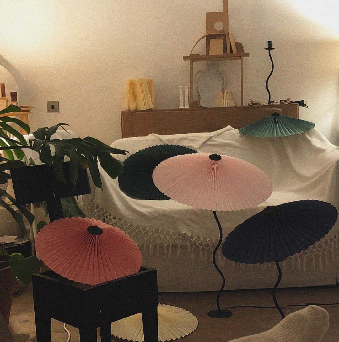 Pleated Hat Table Lamp - Blowlighting
