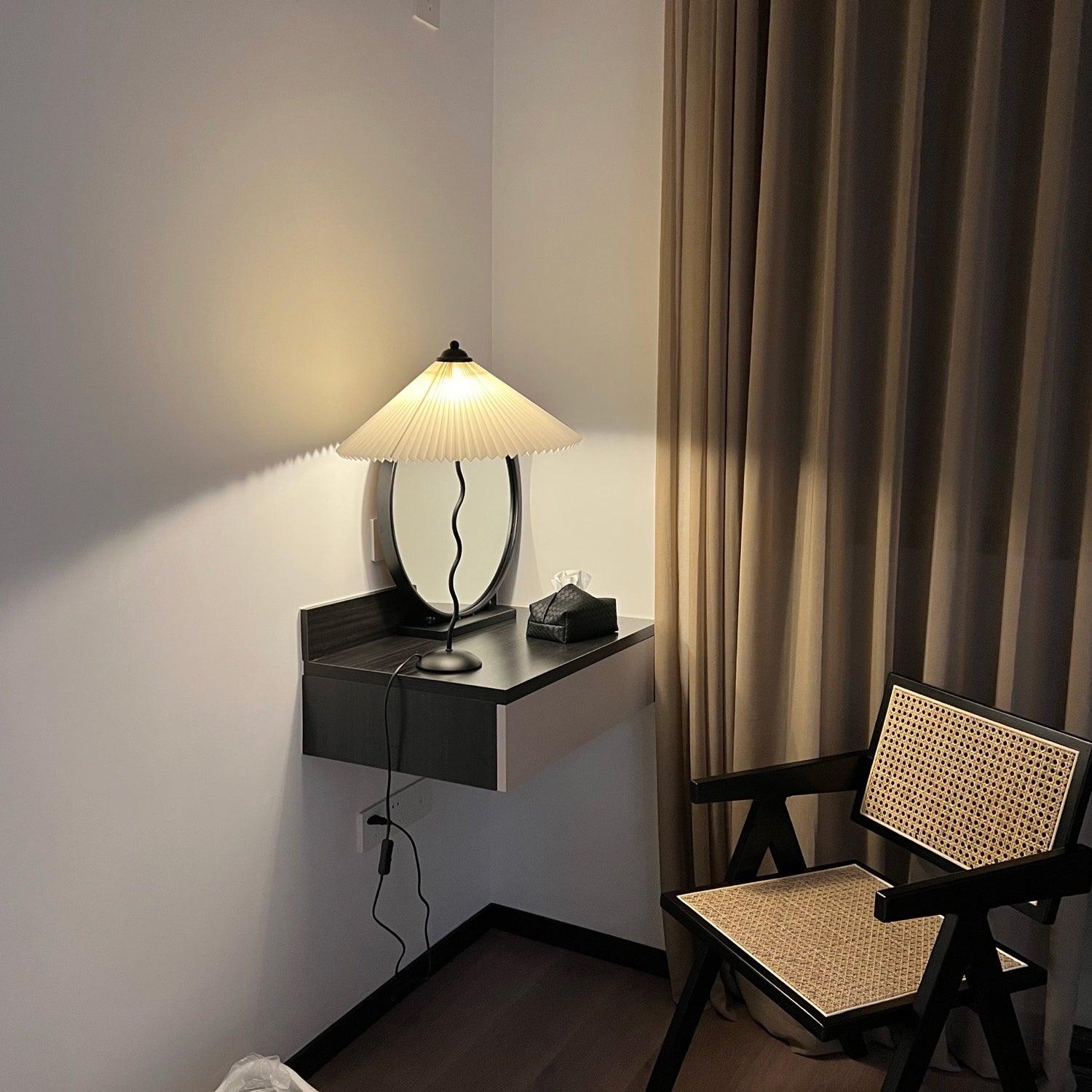 Pleated Hat Table Lamp - Blowlighting