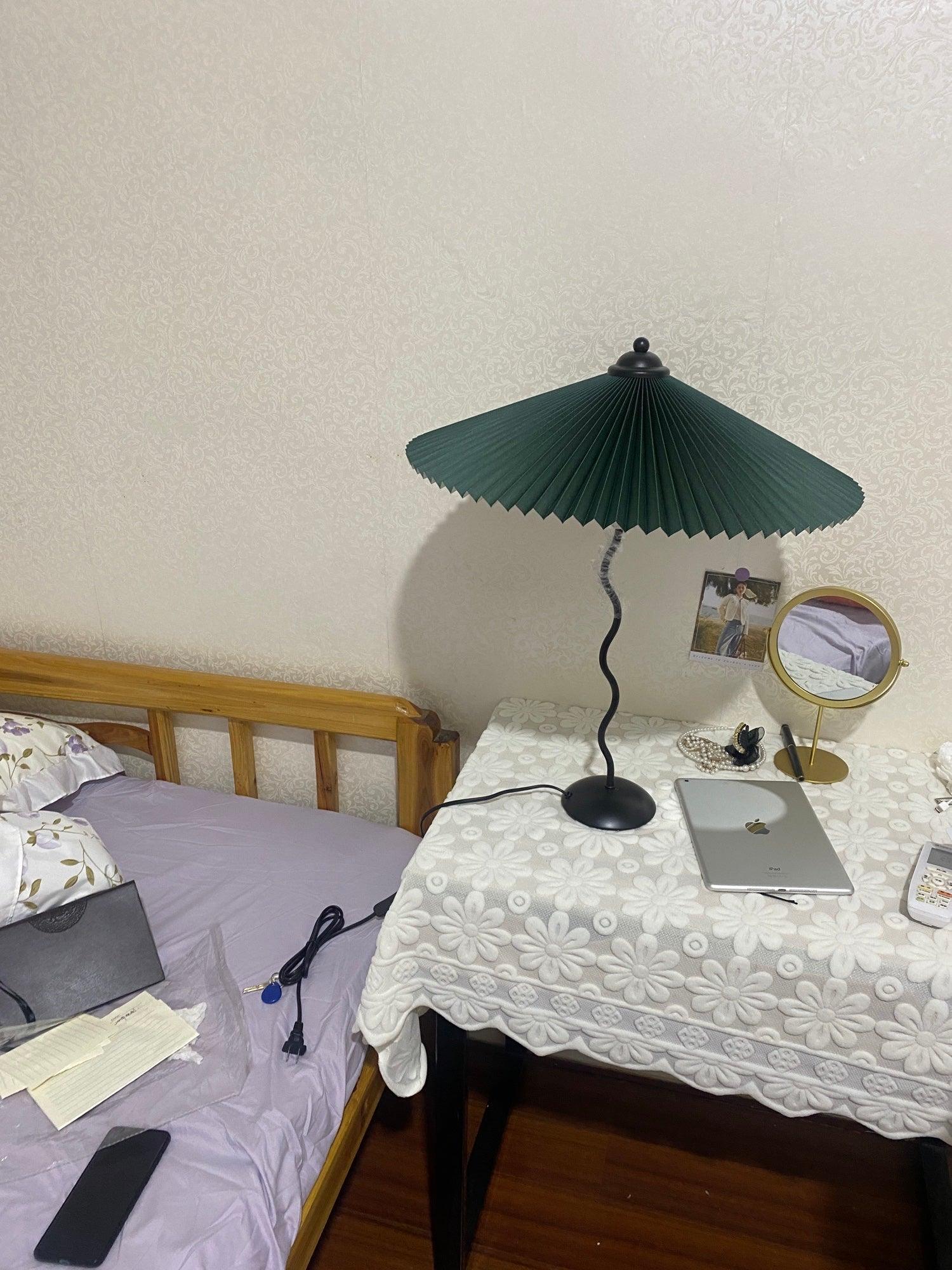 Pleated Hat Table Lamp - Blowlighting