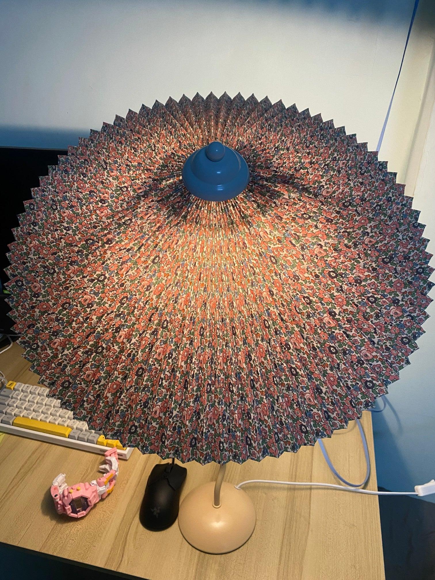 Pleated Hat Table Lamp - Blowlighting