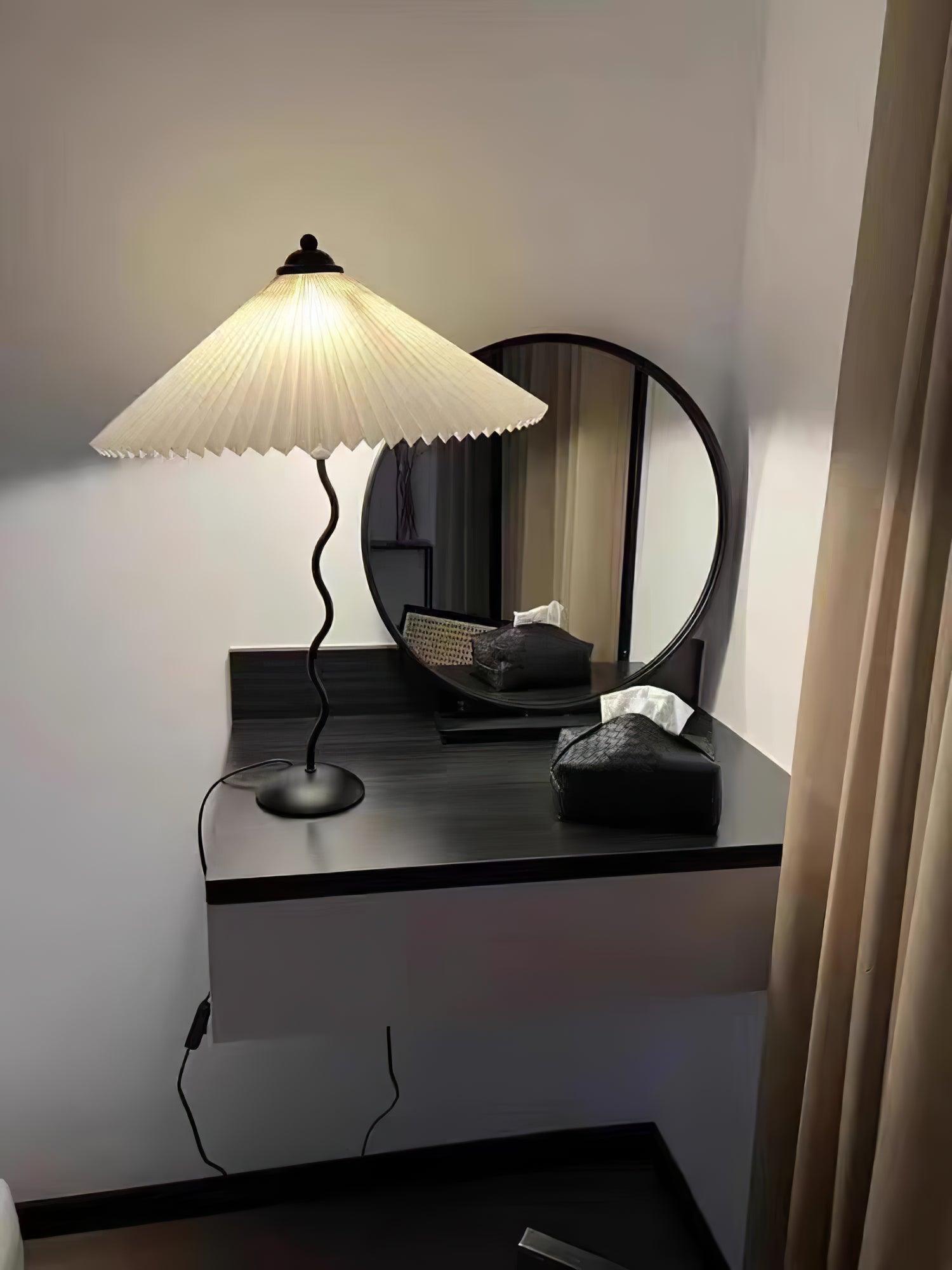 Pleated Hat Table Lamp - Blowlighting