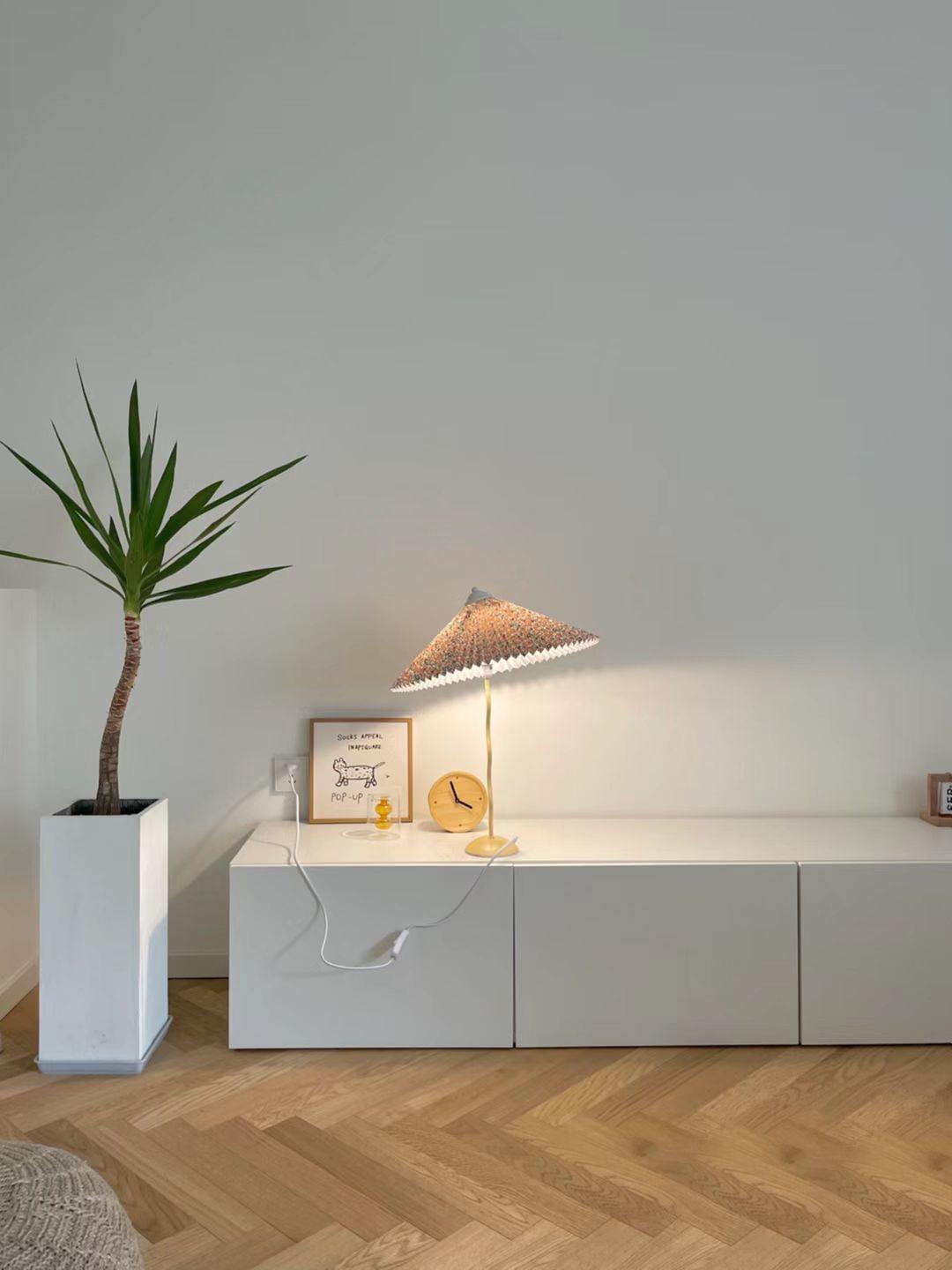 Pleated Hat Table Lamp - Blowlighting