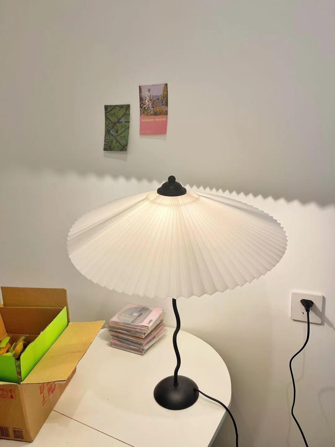 Pleated Hat Table Lamp - Blowlighting