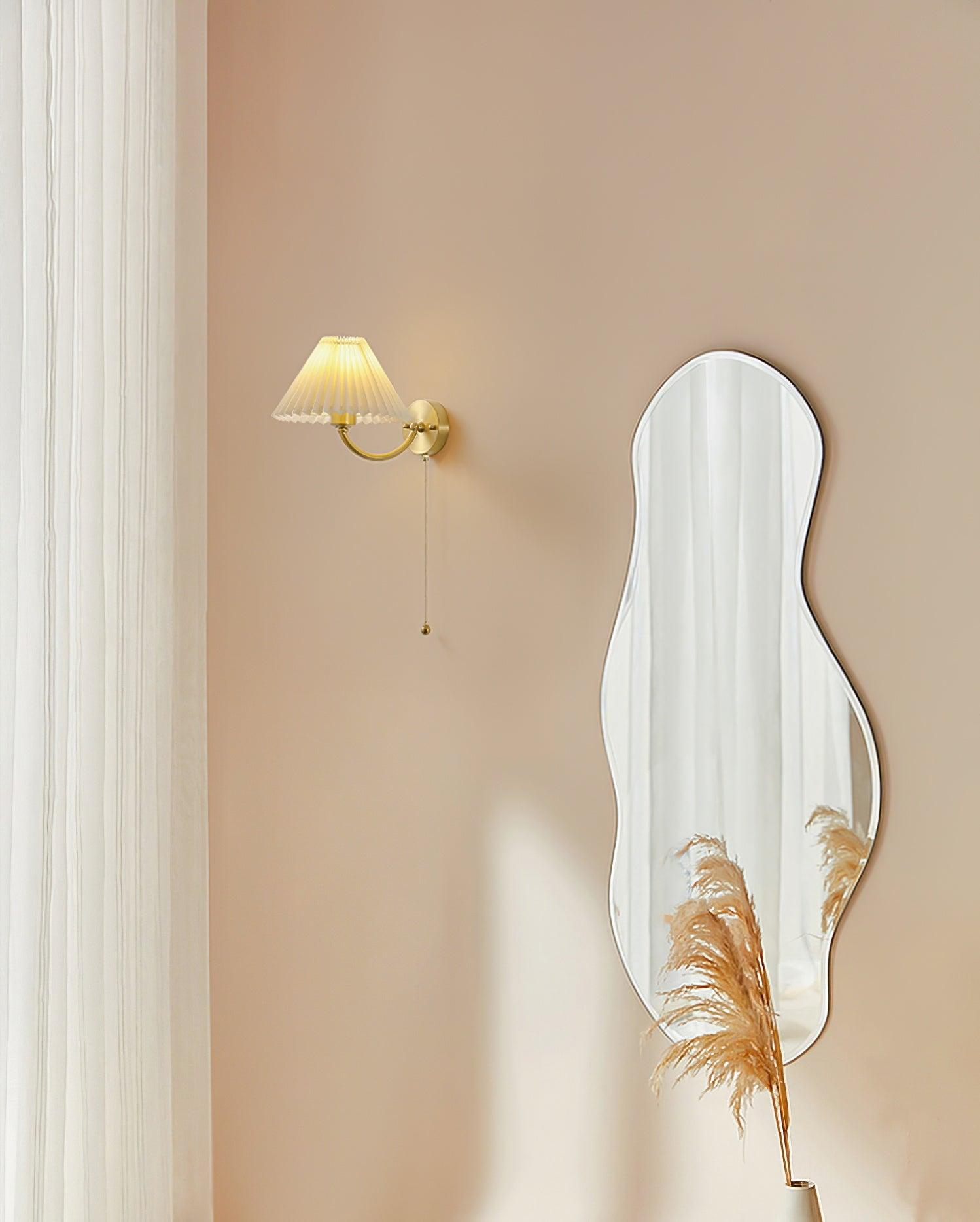 Pleated Wall Lamp - Blowlighting