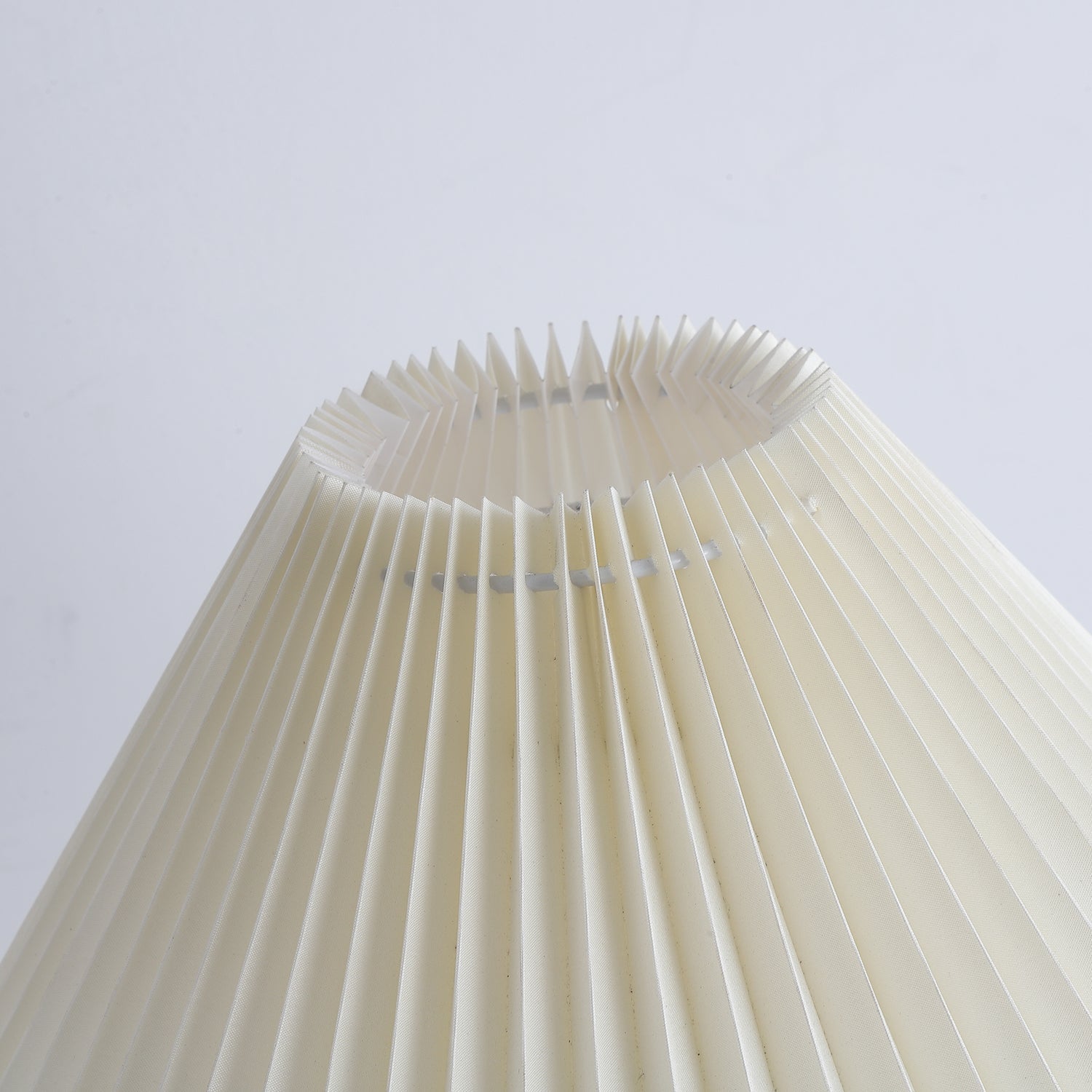 Aiden Modern Wood Table Lamp - Blowlighting