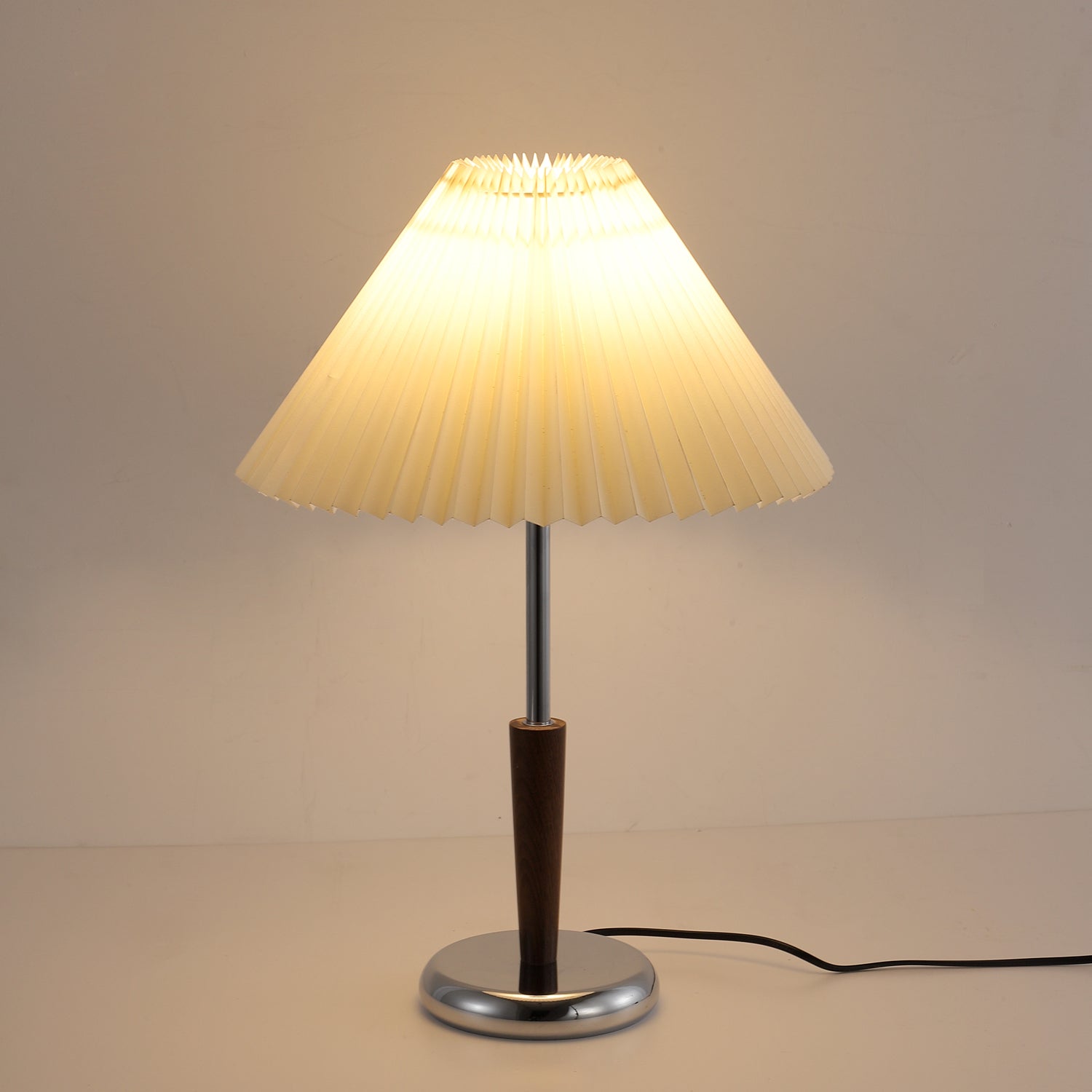 Aiden Modern Wood Table Lamp - Blowlighting